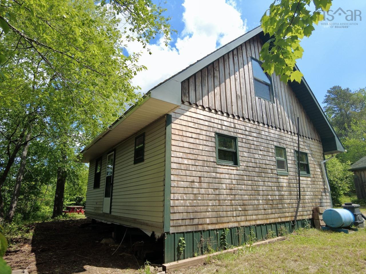 $239,000.00: 6327 Hwy 321 Highway, Roslin