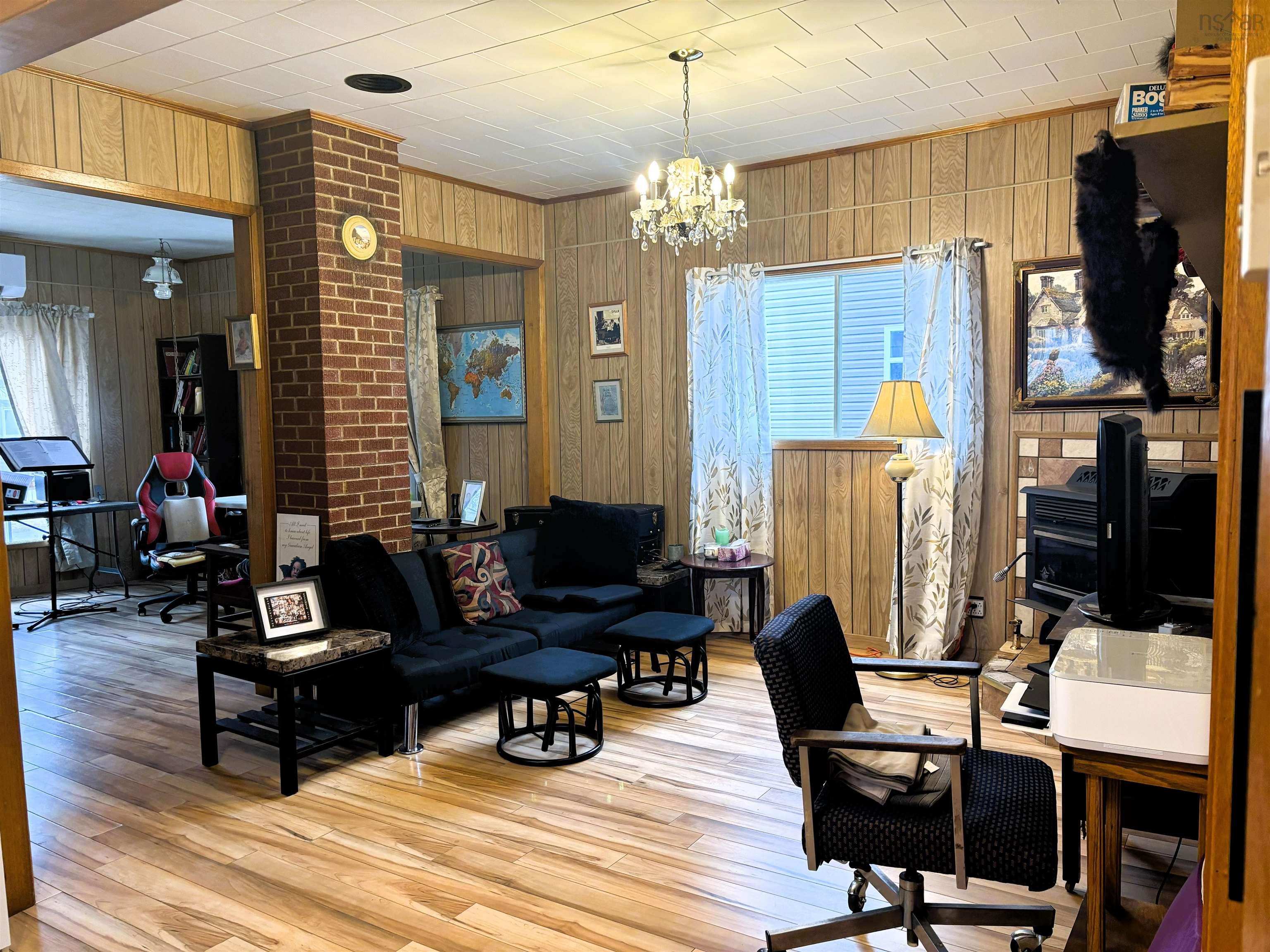 $182,500.00: 49 Chapel Street, Parrsboro