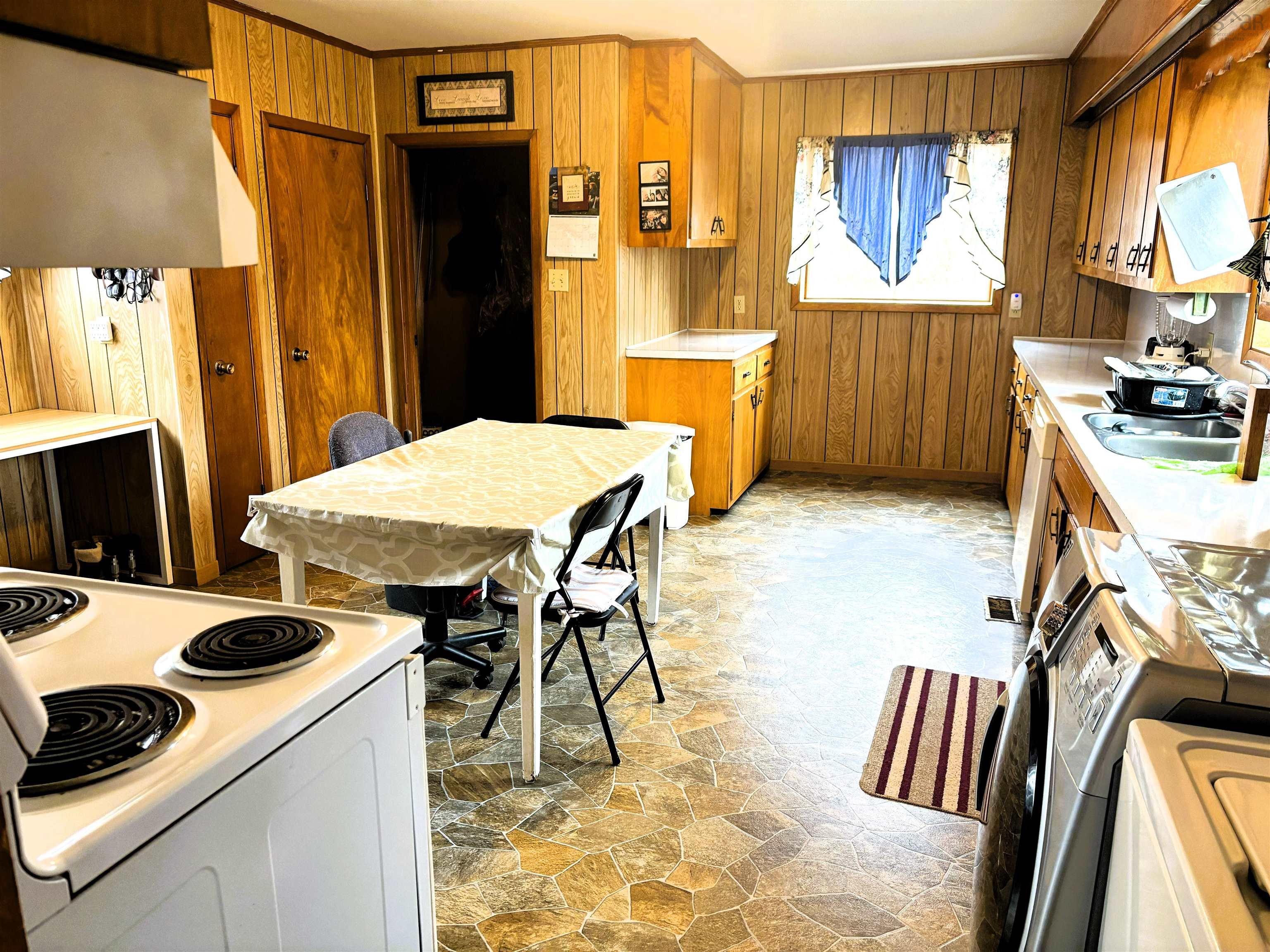 $182,500.00: 49 Chapel Street, Parrsboro