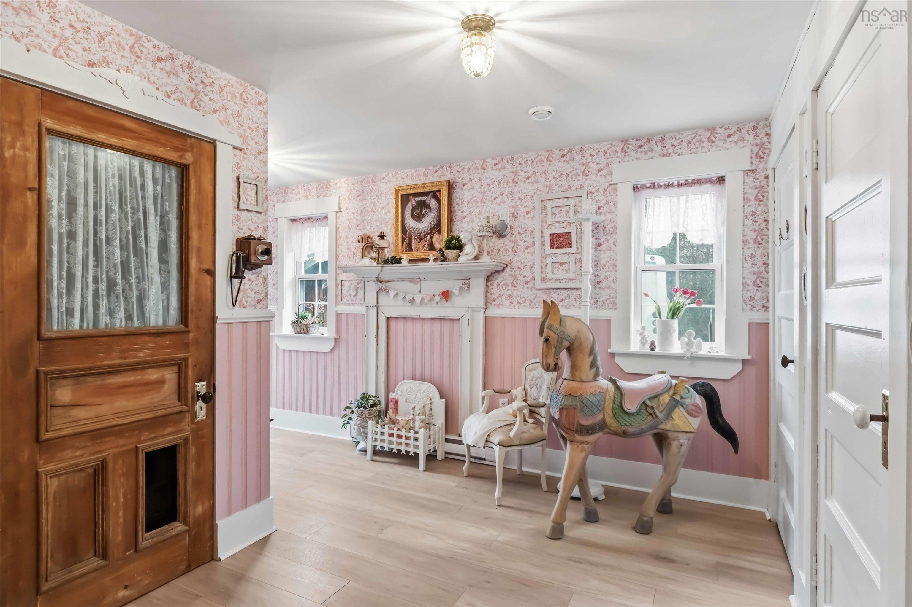 $399,999.00: 3488 Brow of Mountain Road, West Black Rock
