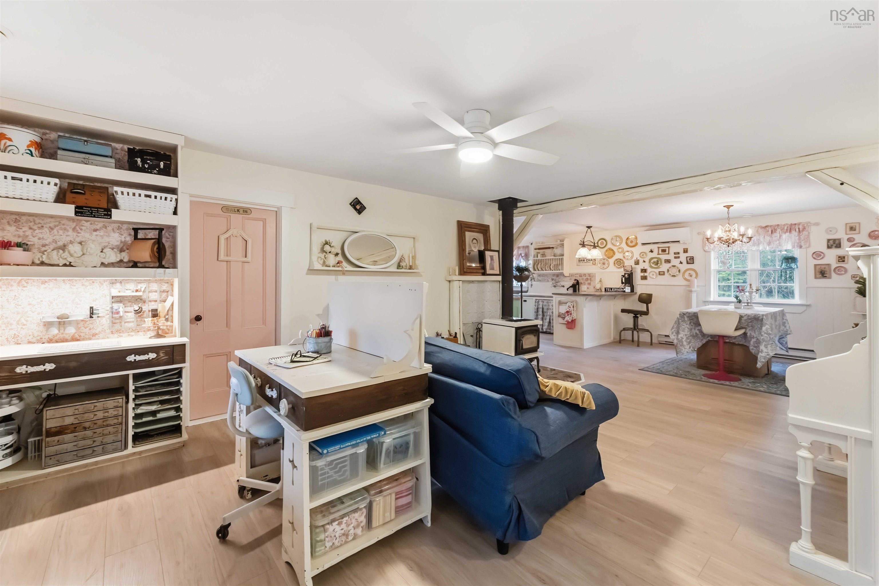 $399,999.00: 3488 Brow of Mountain Road, West Black Rock