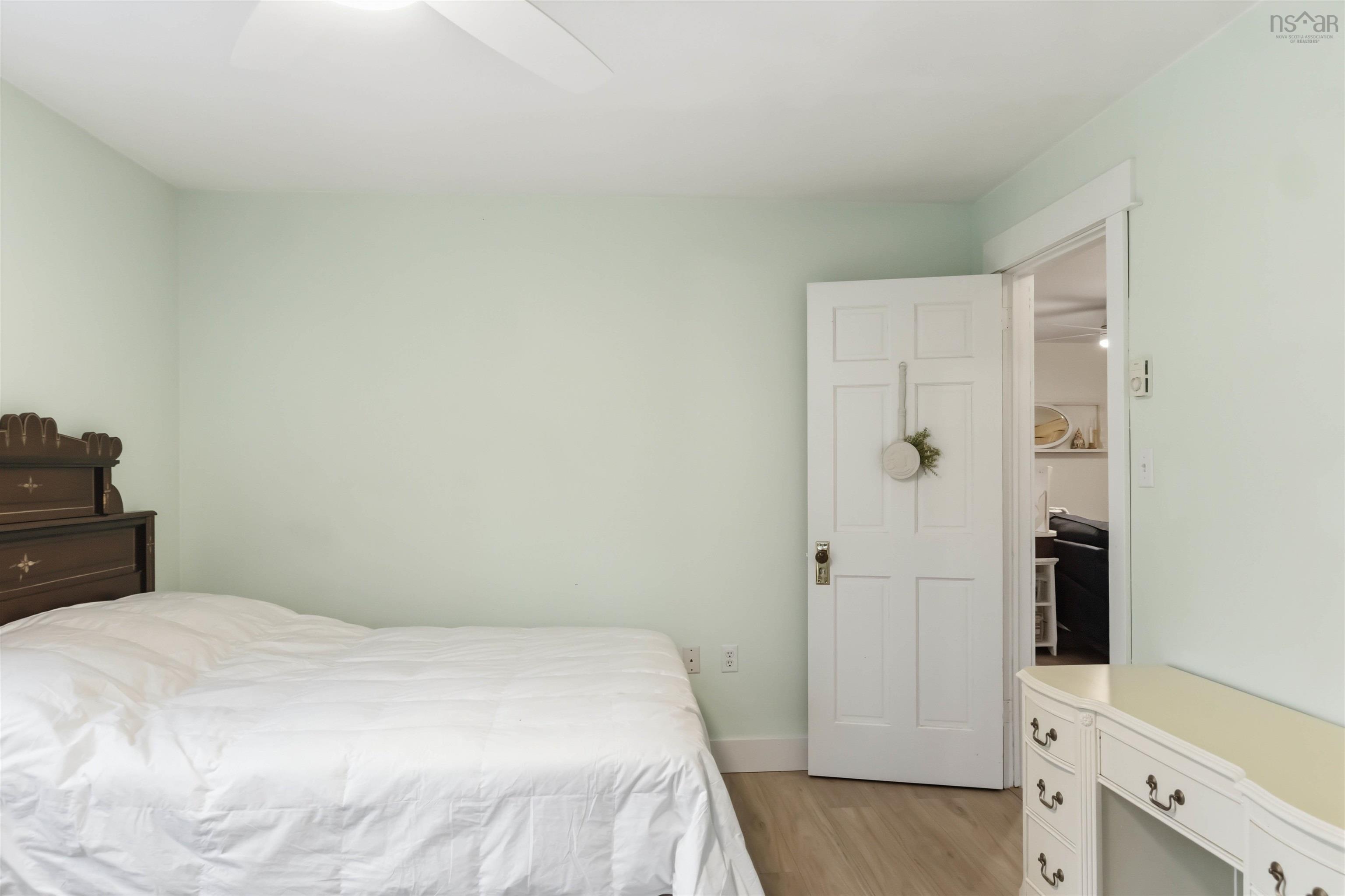 $399,999.00: 3488 Brow of Mountain Road, West Black Rock