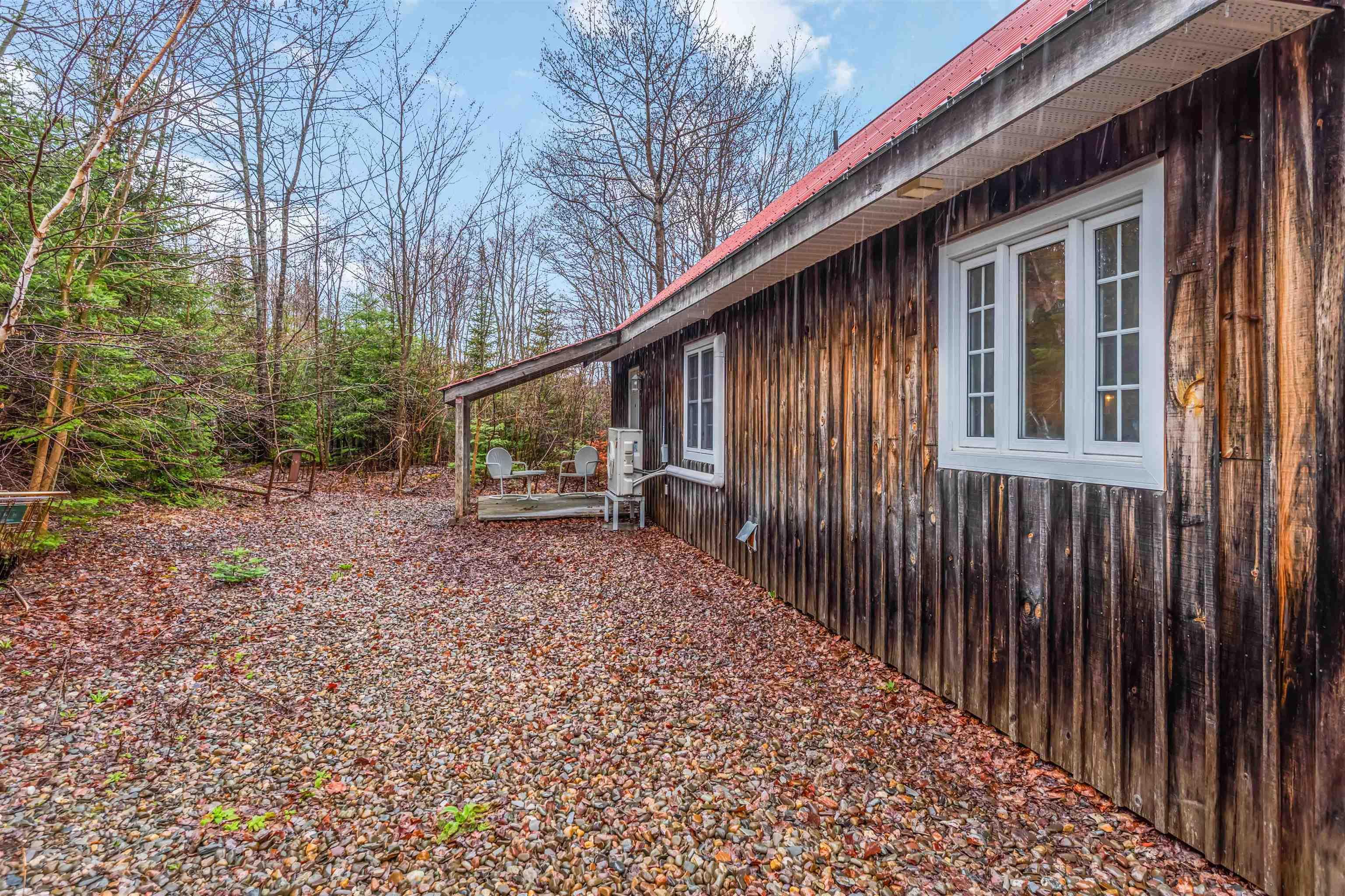 $399,999.00: 3488 Brow of Mountain Road, West Black Rock