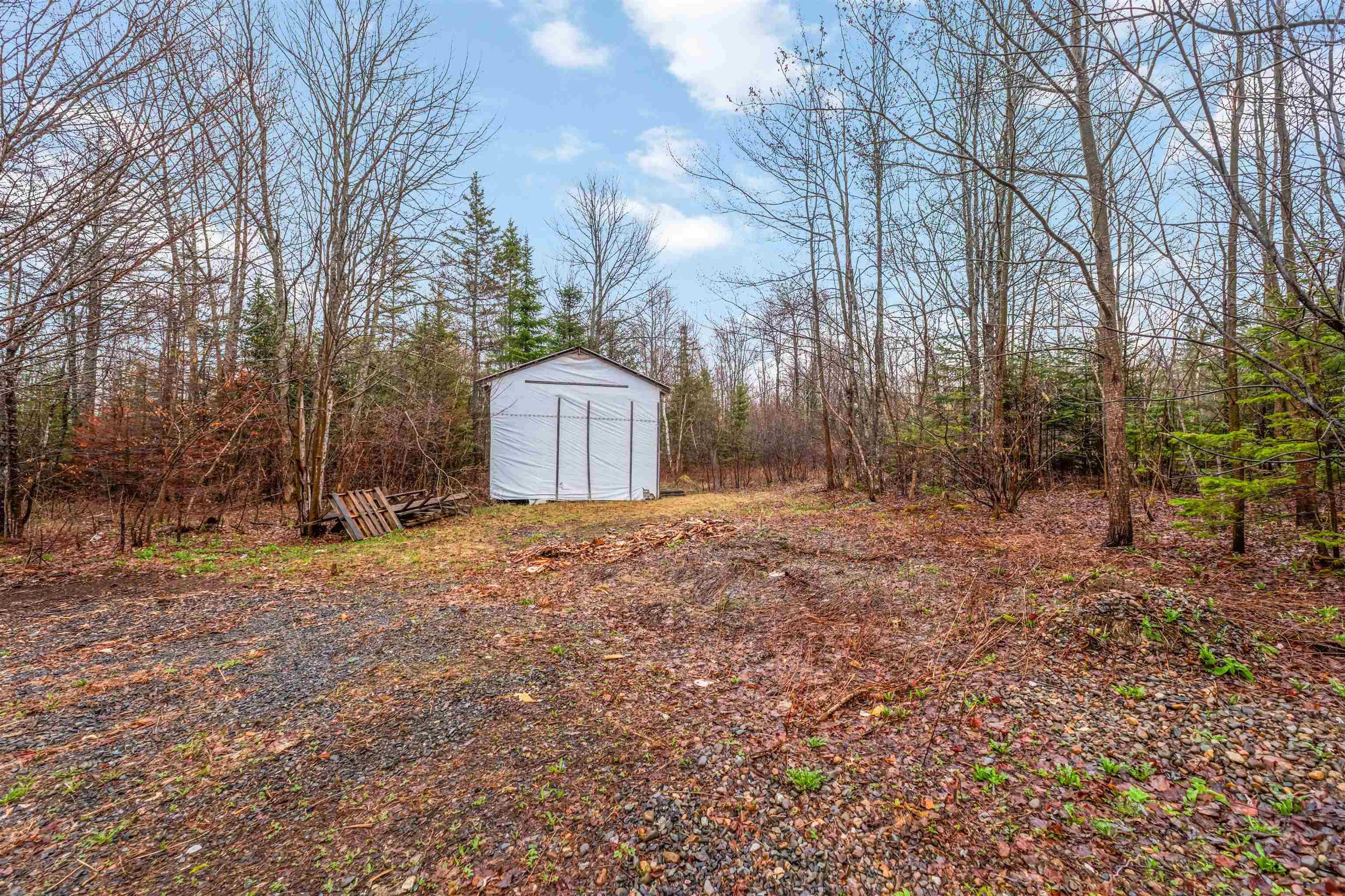 $399,999.00: 3488 Brow of Mountain Road, West Black Rock