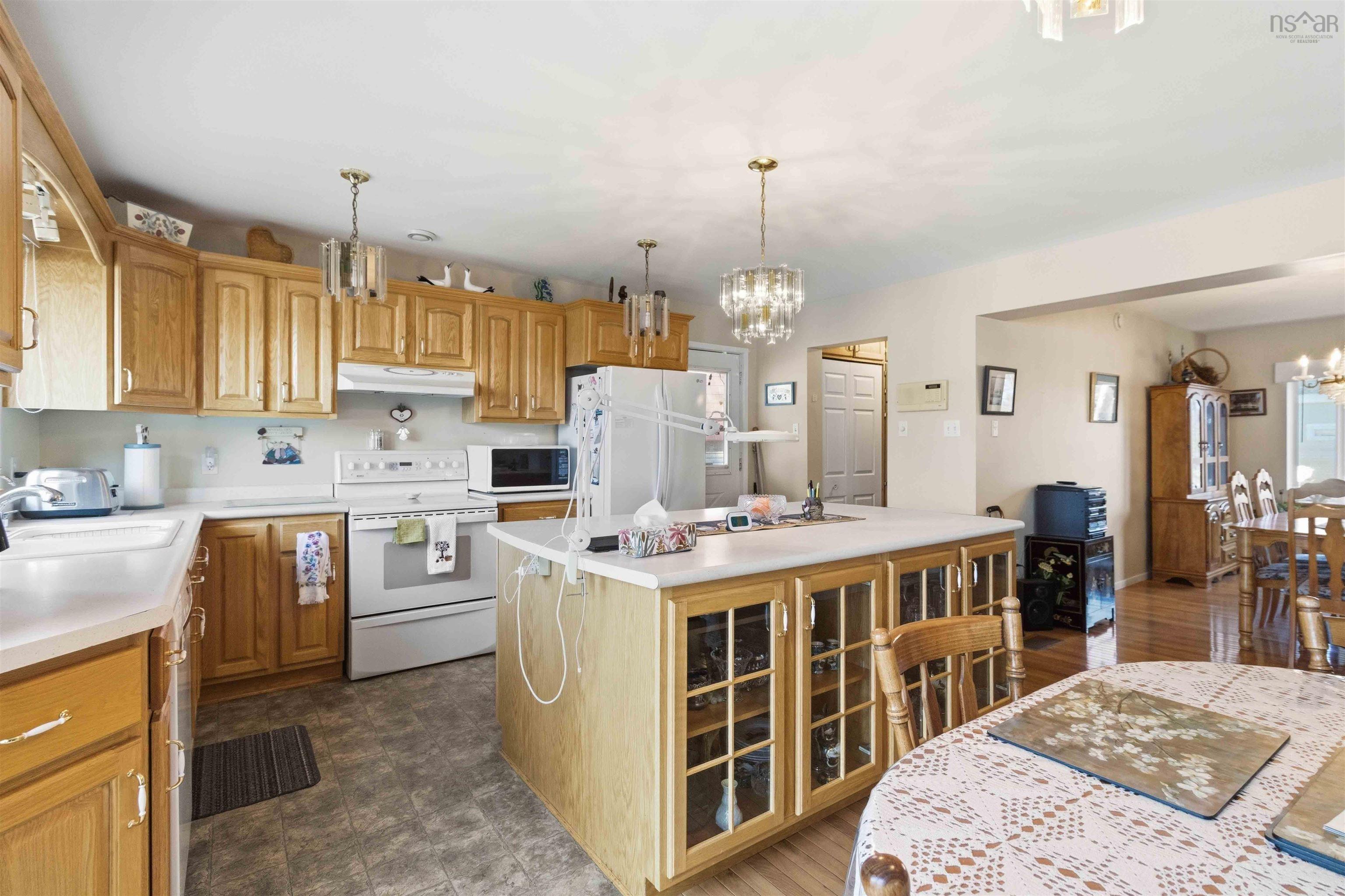 $799,900.00: 50 Narrows Basin Road, Martins River