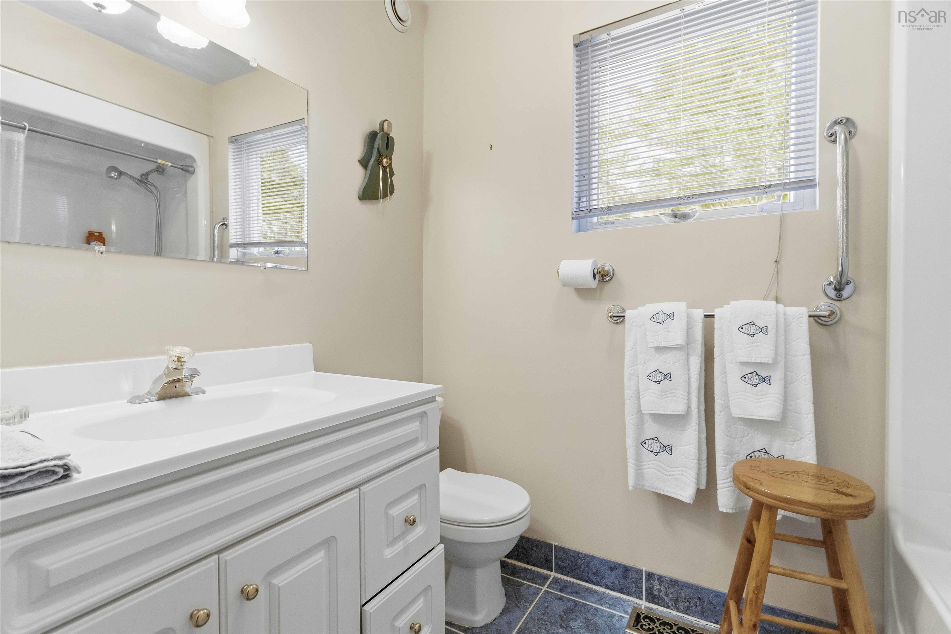 $799,900.00: 50 Narrows Basin Road, Martins River