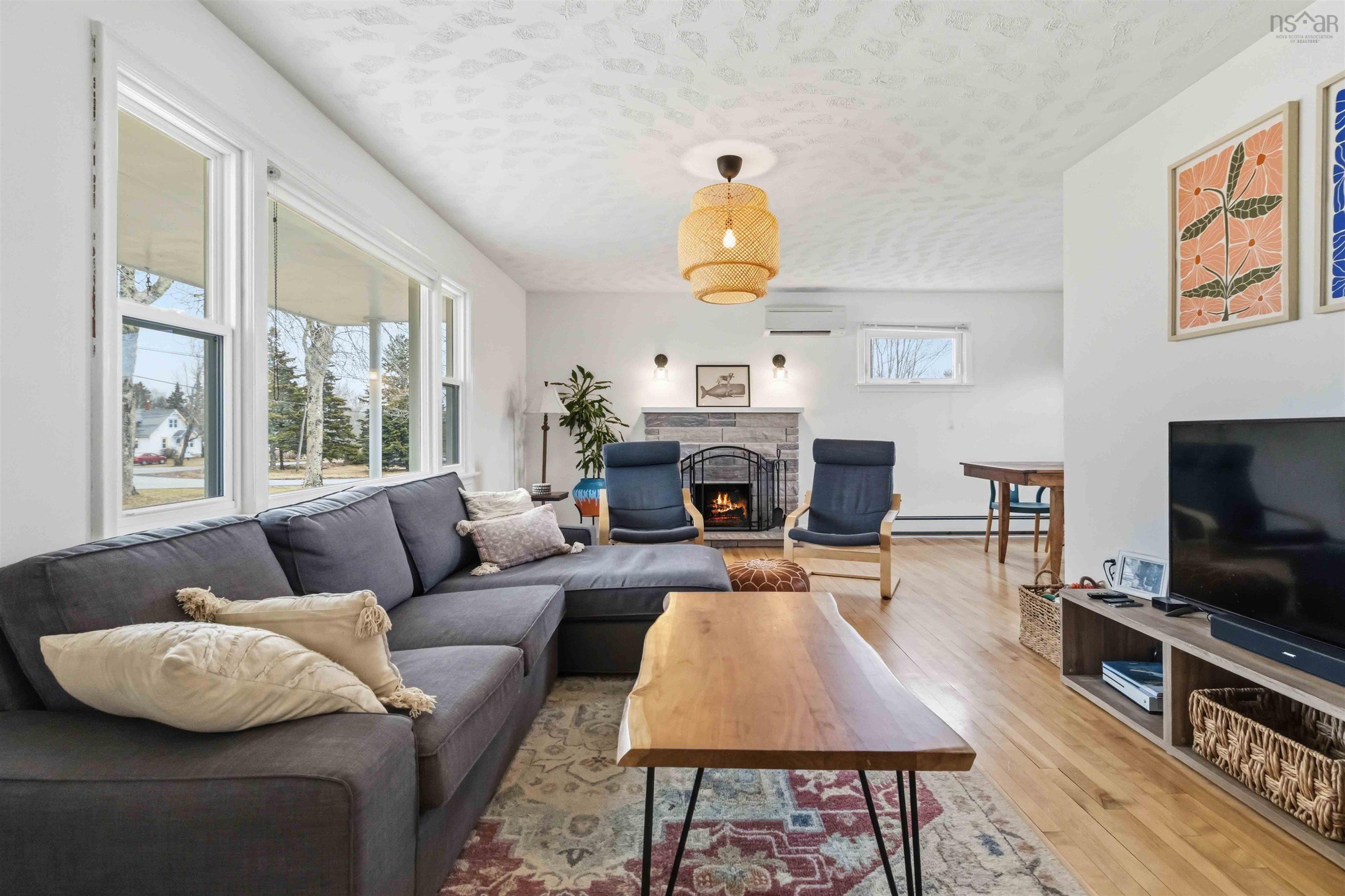 $475,000.00: 65 Back Road, Broad Cove