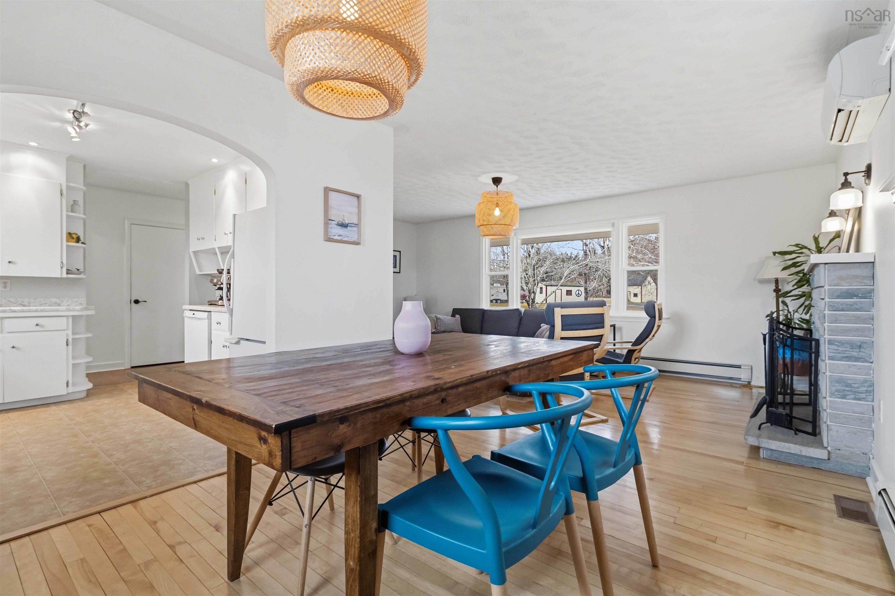 $475,000.00: 65 Back Road, Broad Cove