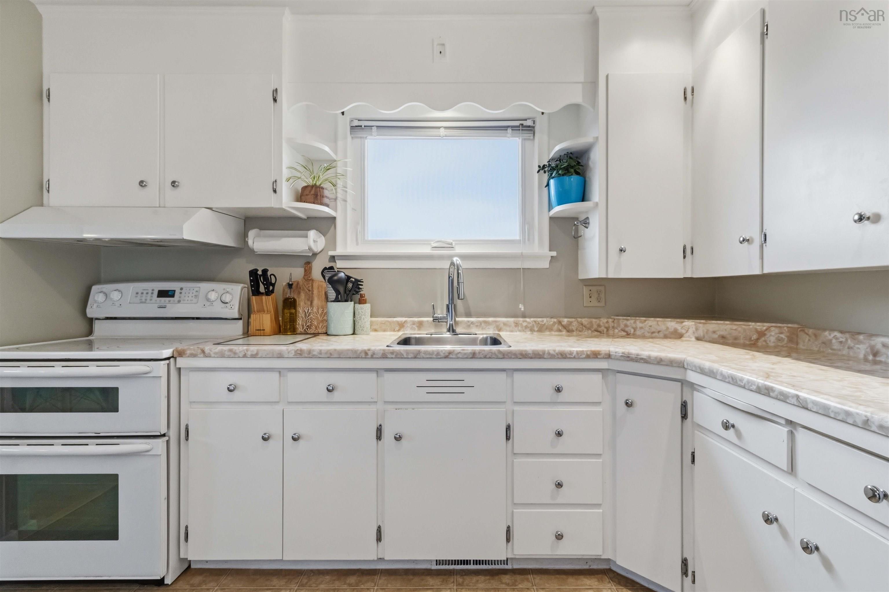 $475,000.00: 65 Back Road, Broad Cove