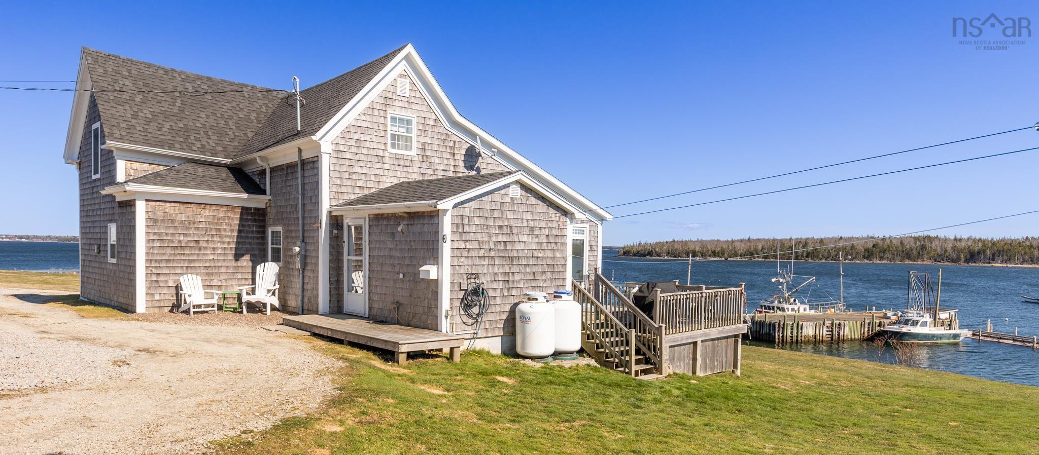 $529,000.00: 5 Highway 308, Morris Island