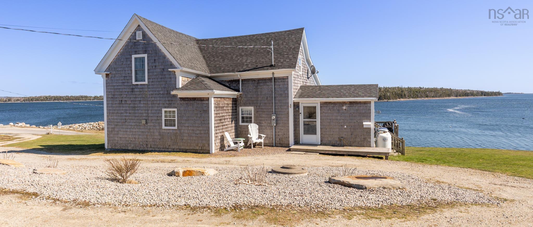 $529,000.00: 5 Highway 308, Morris Island