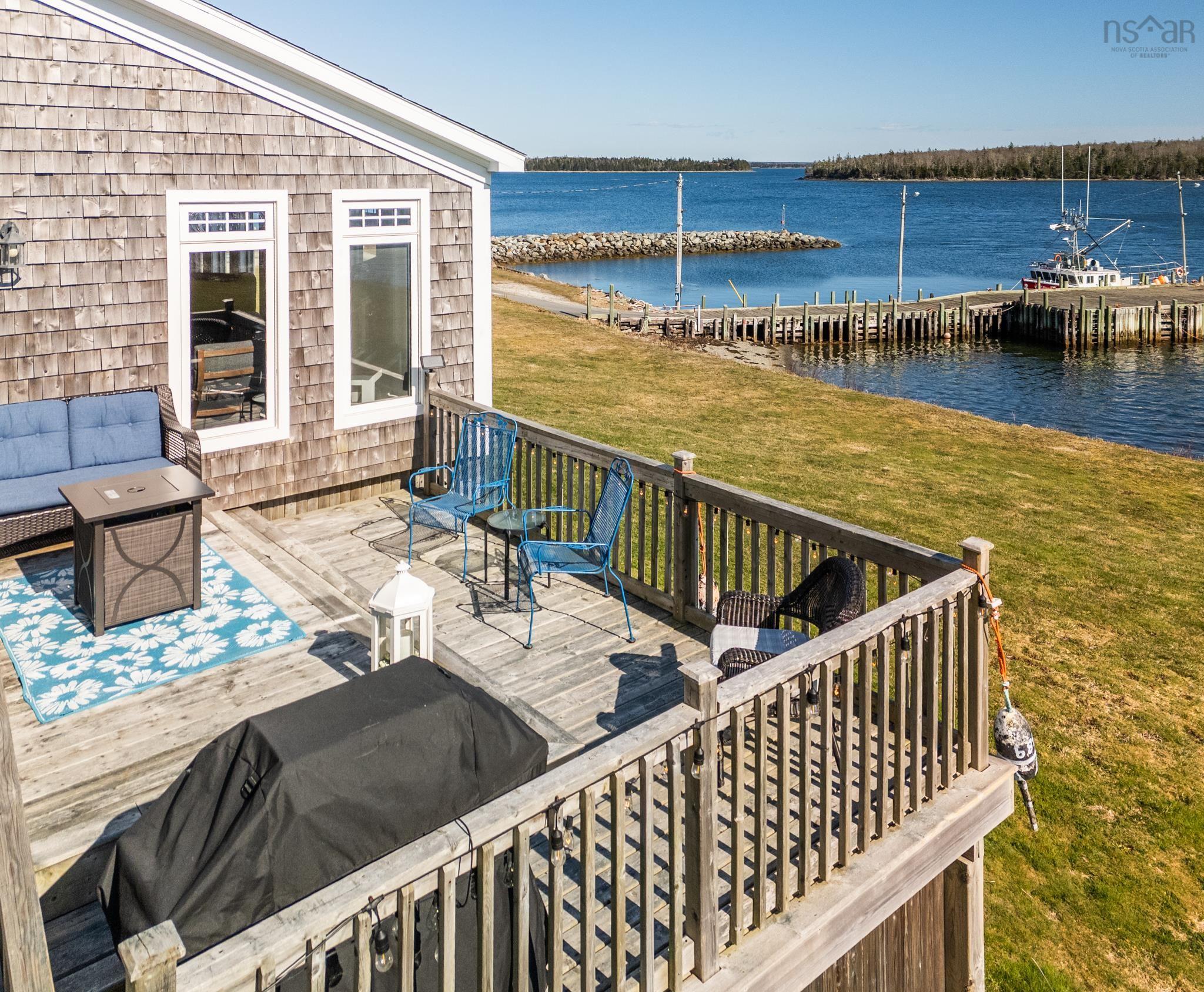 $529,000.00: 5 Highway 308, Morris Island