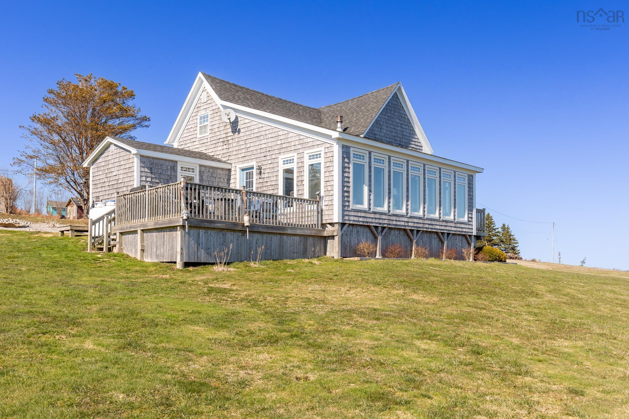 $529,000.00: 5 Highway 308, Morris Island