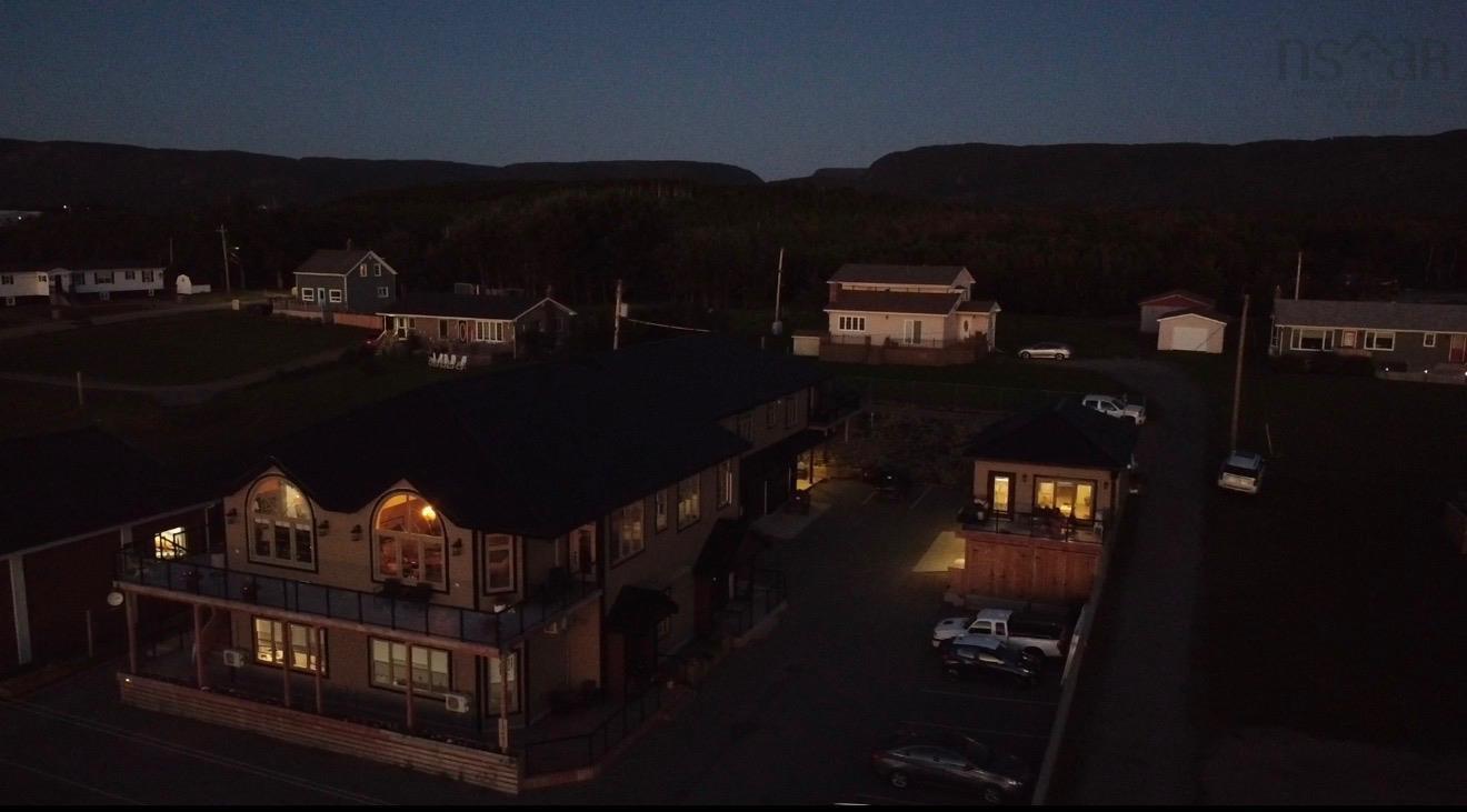 $2,890,000.00: 15482 Cabot Trail, Chéticamp