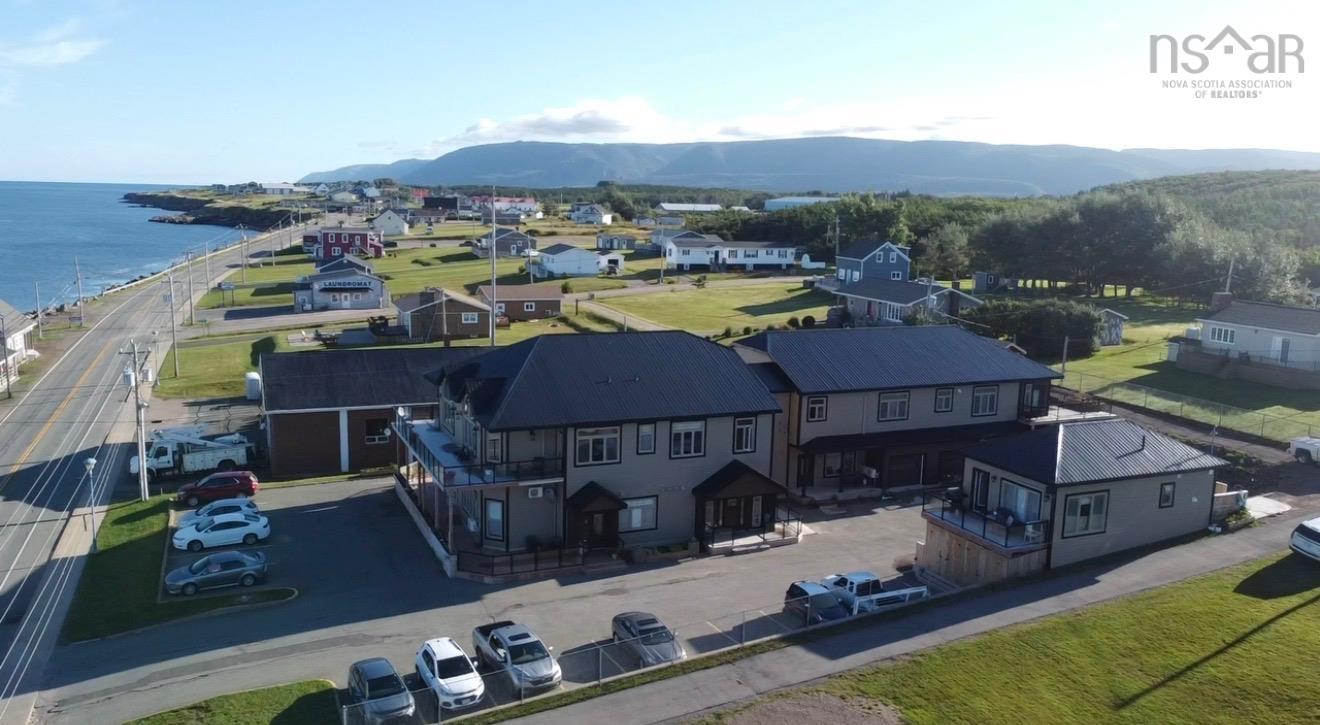 $2,890,000.00: 15482 Cabot Trail, Chéticamp