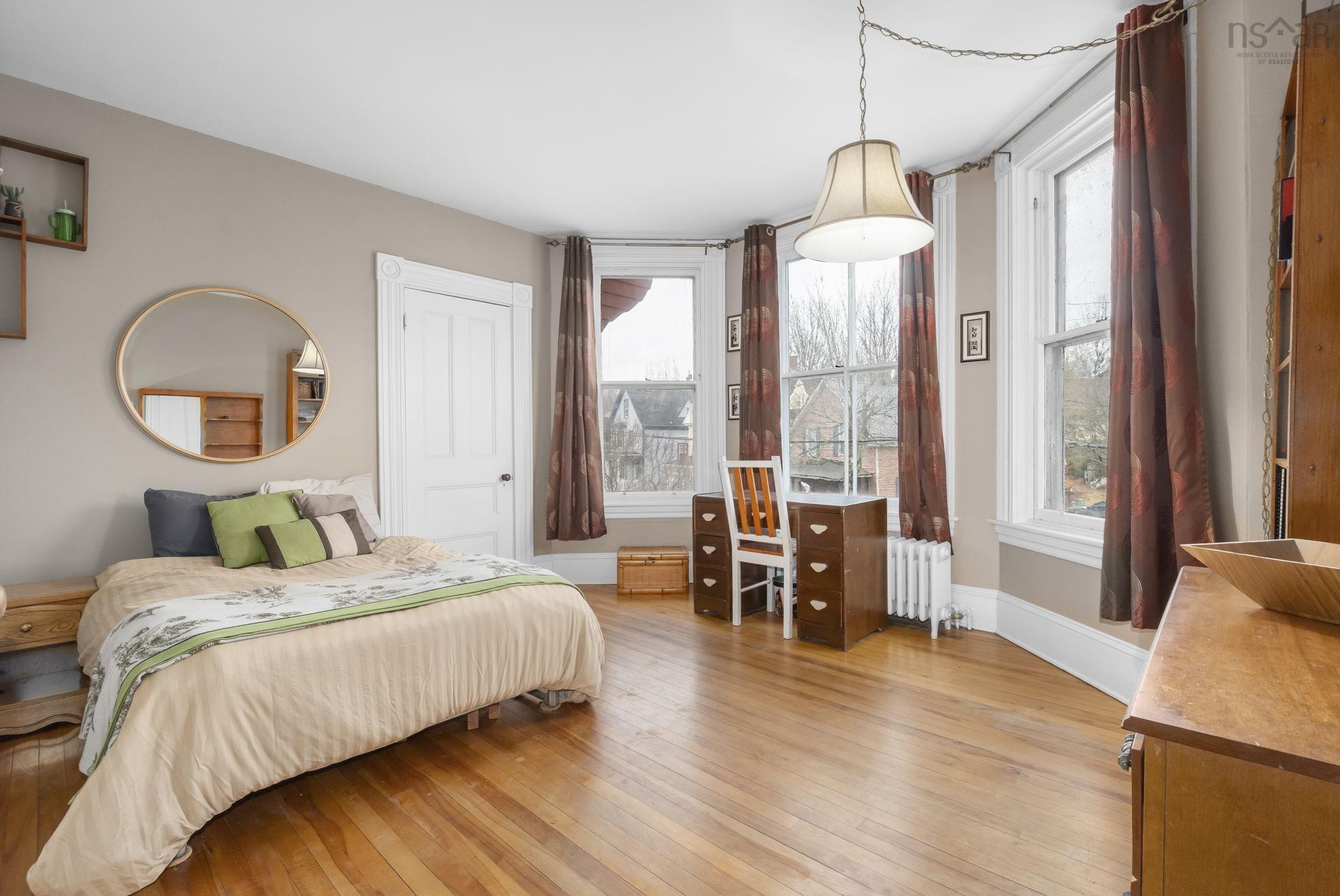 $549,000.00: 304 Clifton Avenue, Windsor