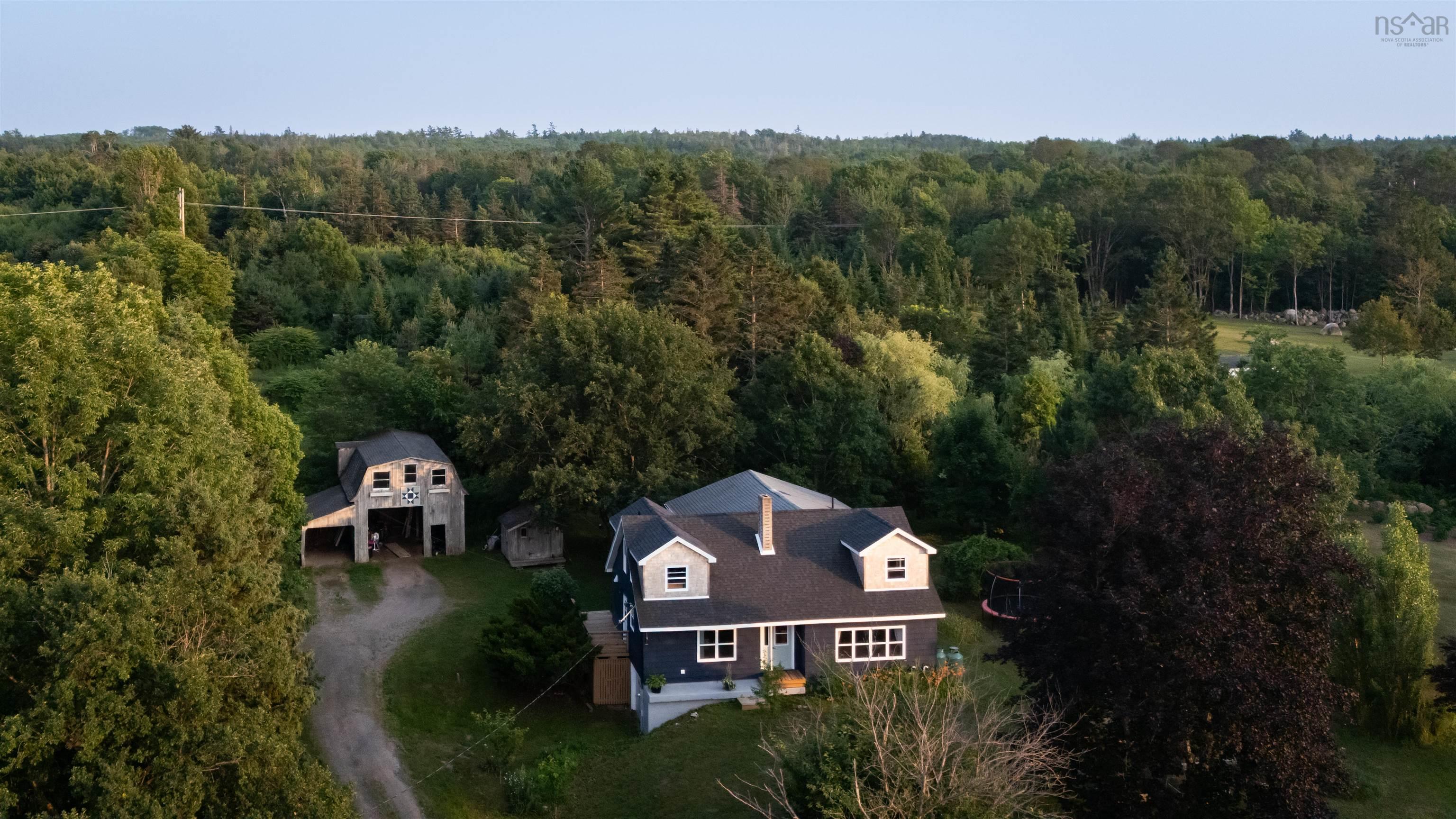 $499,999.00: 1242 Highway 201, Round Hill