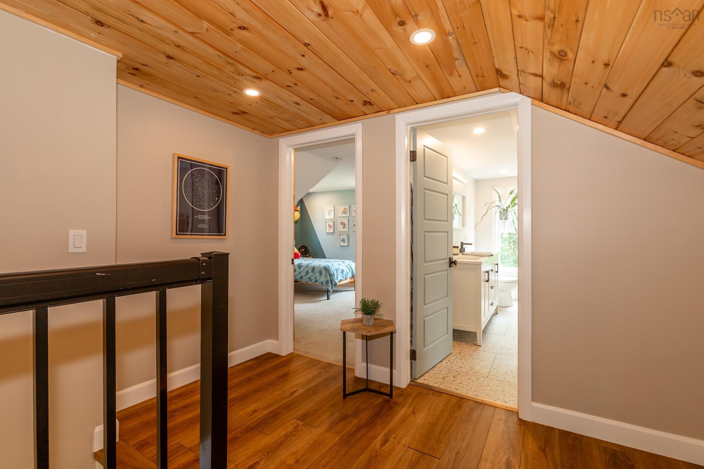 $499,999.00: 1242 Highway 201, Round Hill