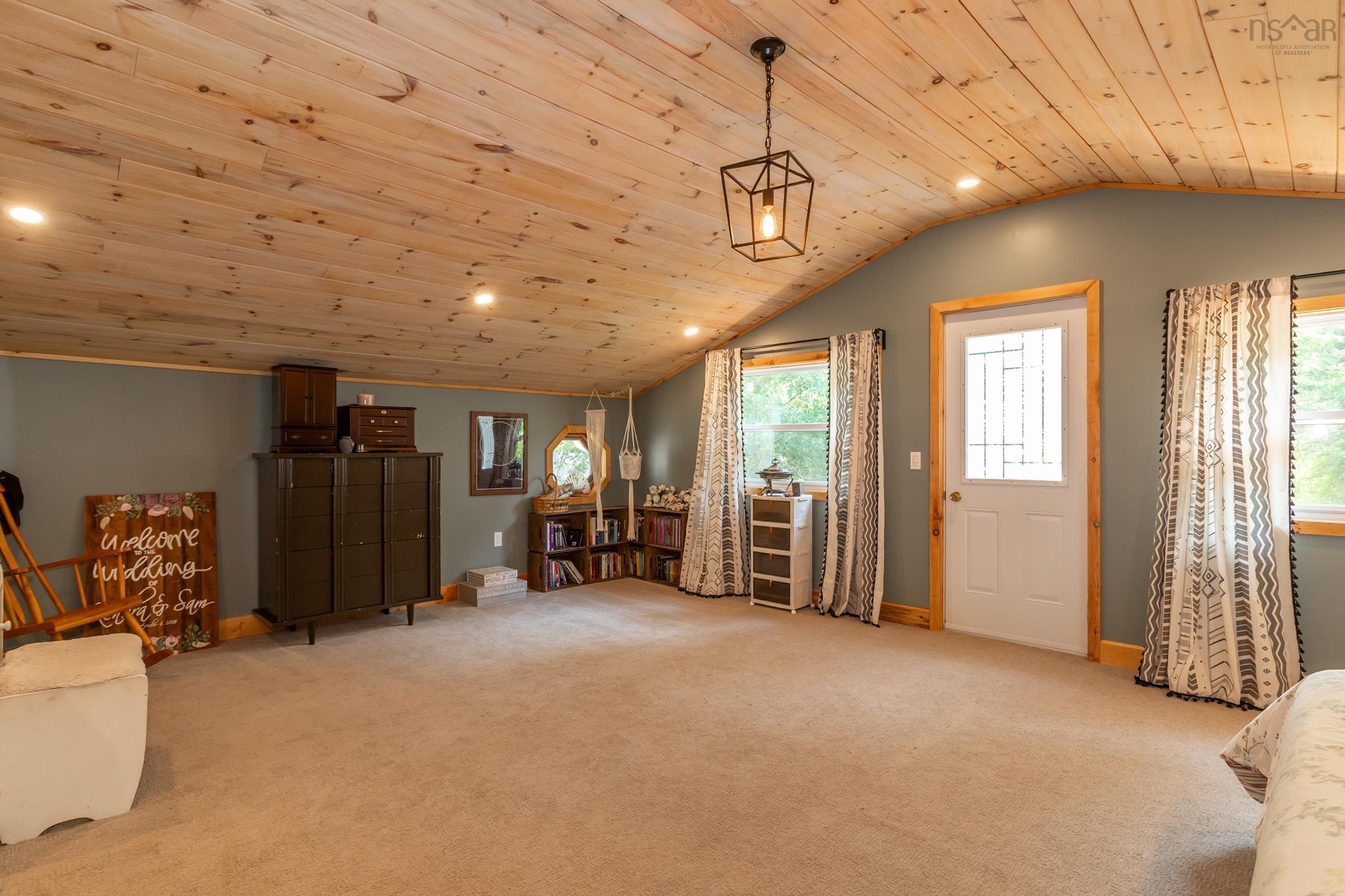 $499,999.00: 1242 Highway 201, Round Hill