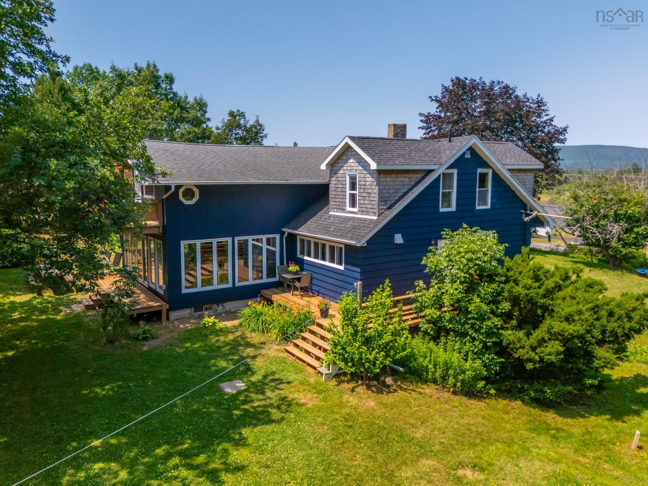 $499,999.00: 1242 Highway 201, Round Hill