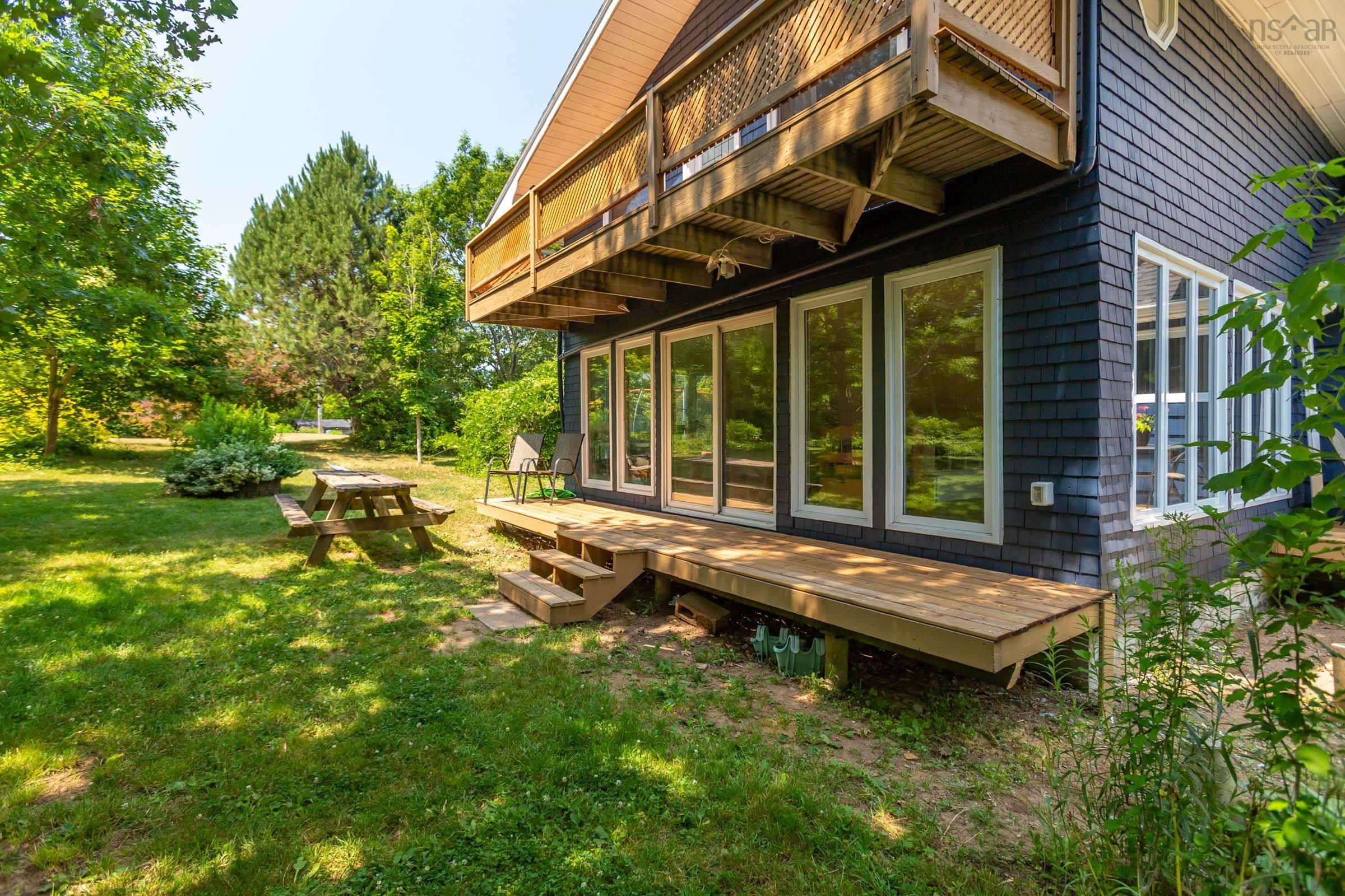 $499,999.00: 1242 Highway 201, Round Hill