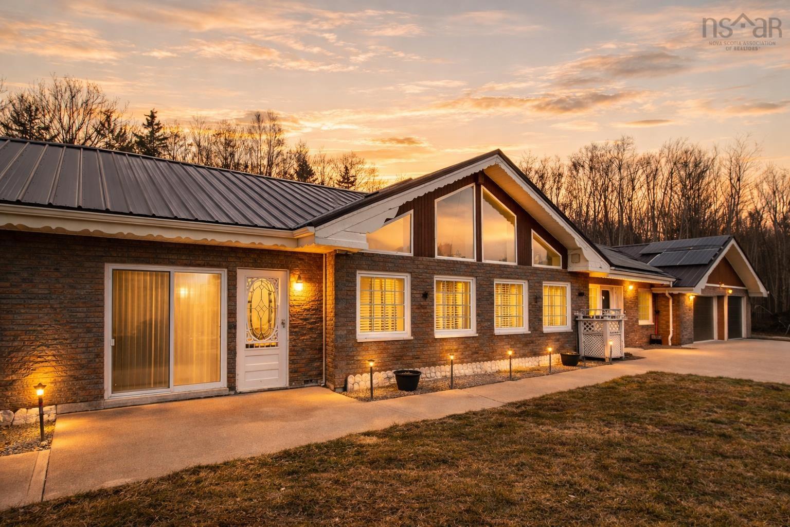 $449,000.00: 10383 105 Highway, Aberdeen