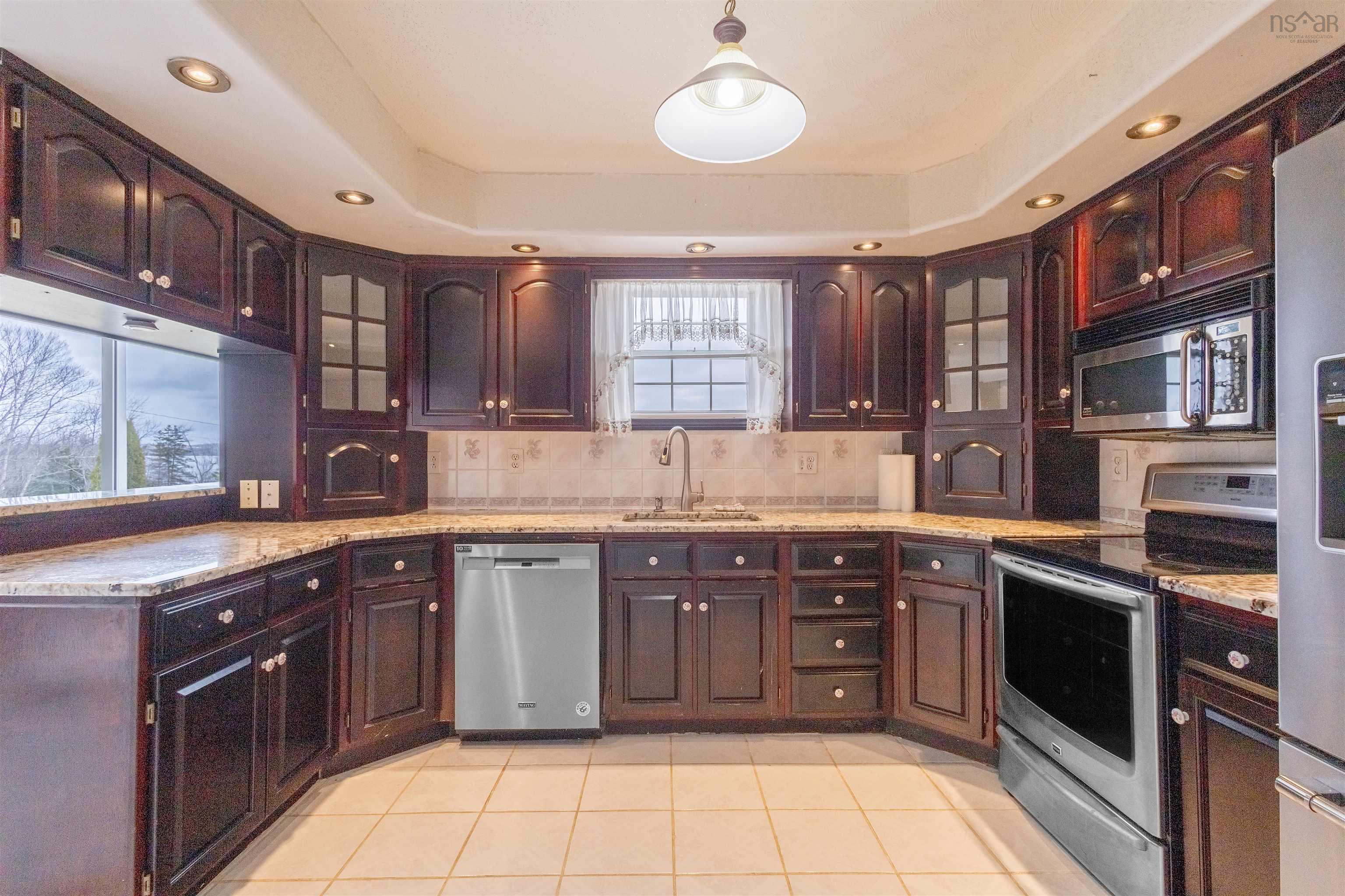 $449,000.00: 10383 105 Highway, Aberdeen