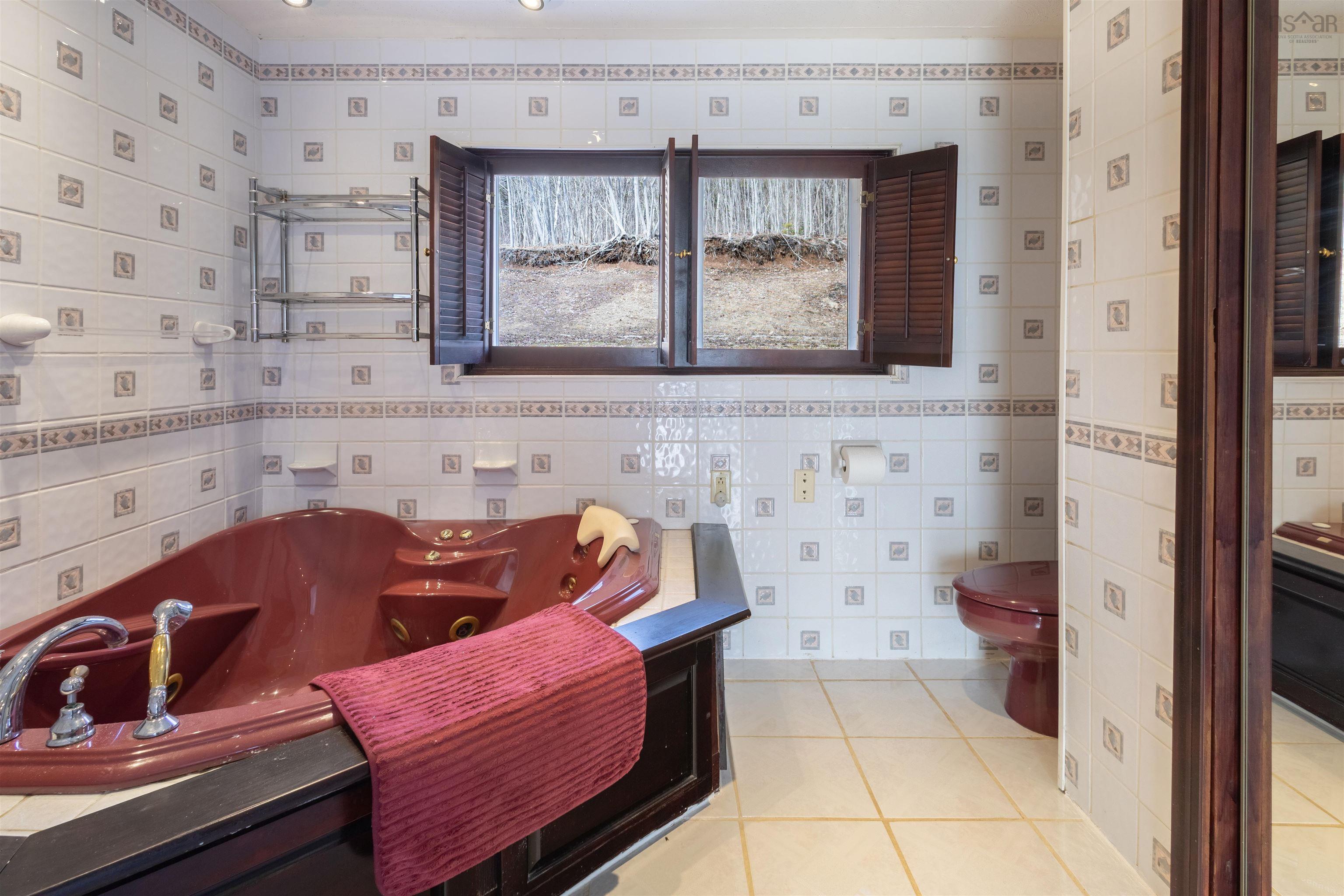 $449,000.00: 10383 105 Highway, Aberdeen