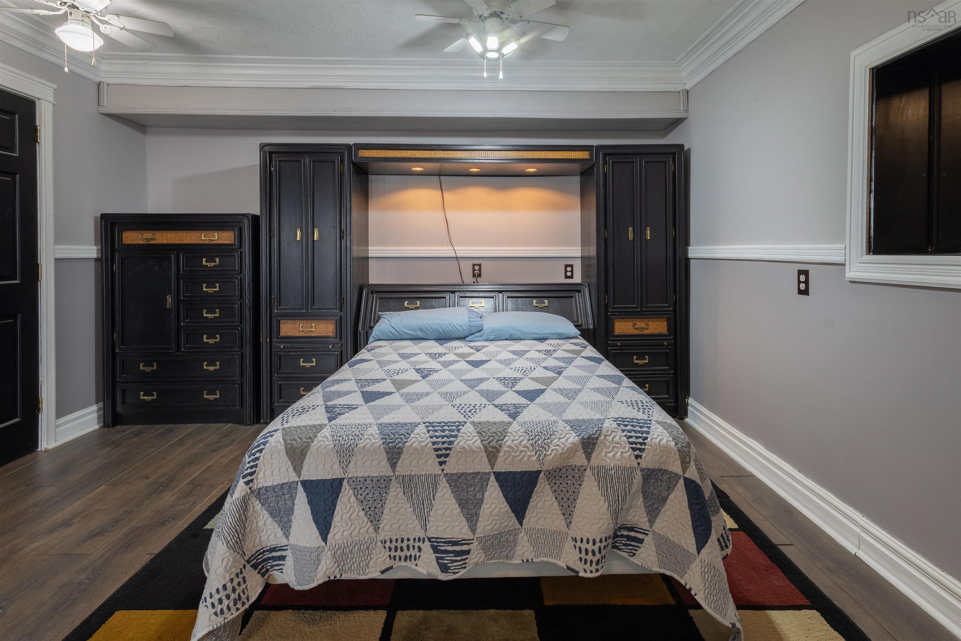 $449,000.00: 10383 105 Highway, Aberdeen