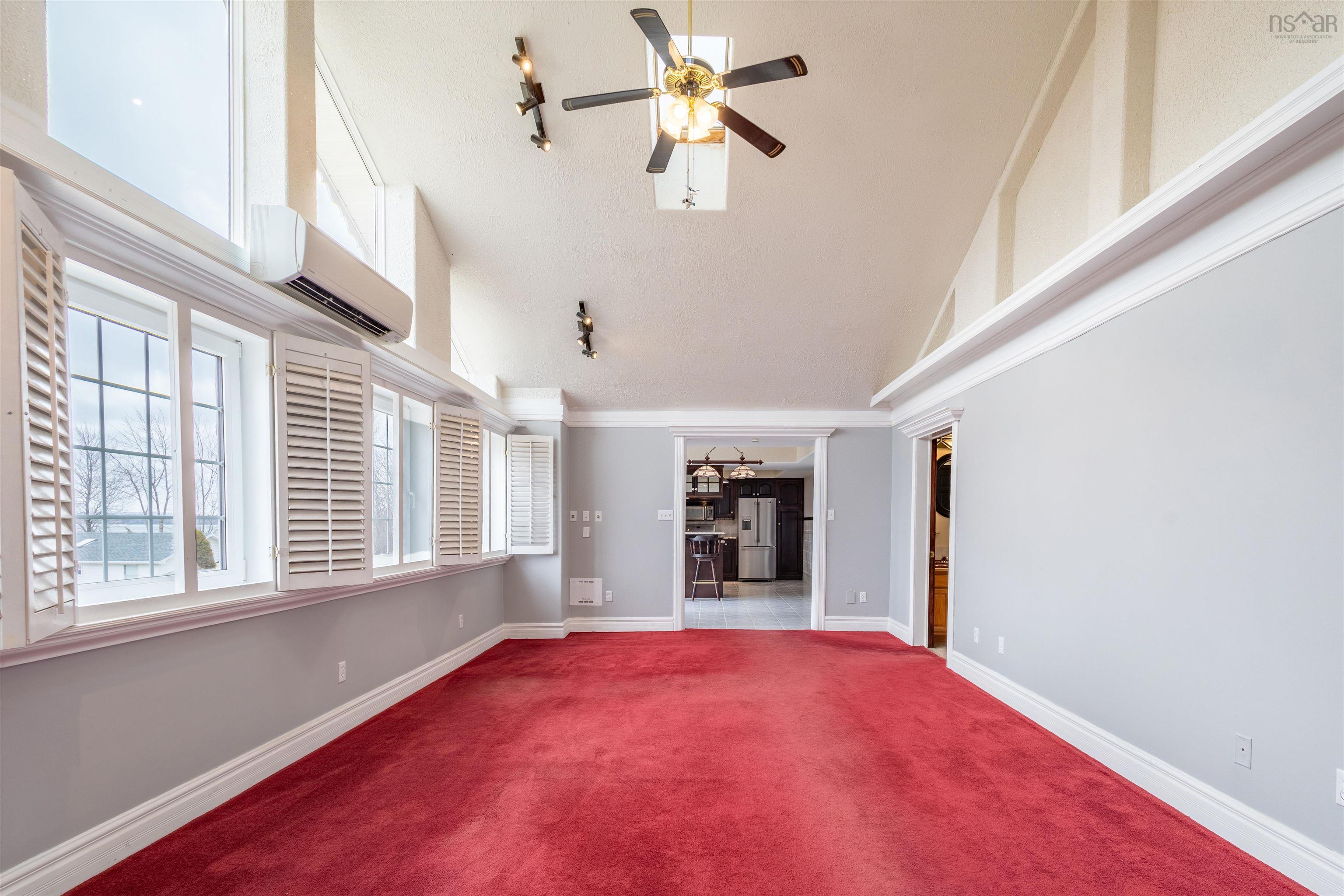 $449,000.00: 10383 105 Highway, Aberdeen