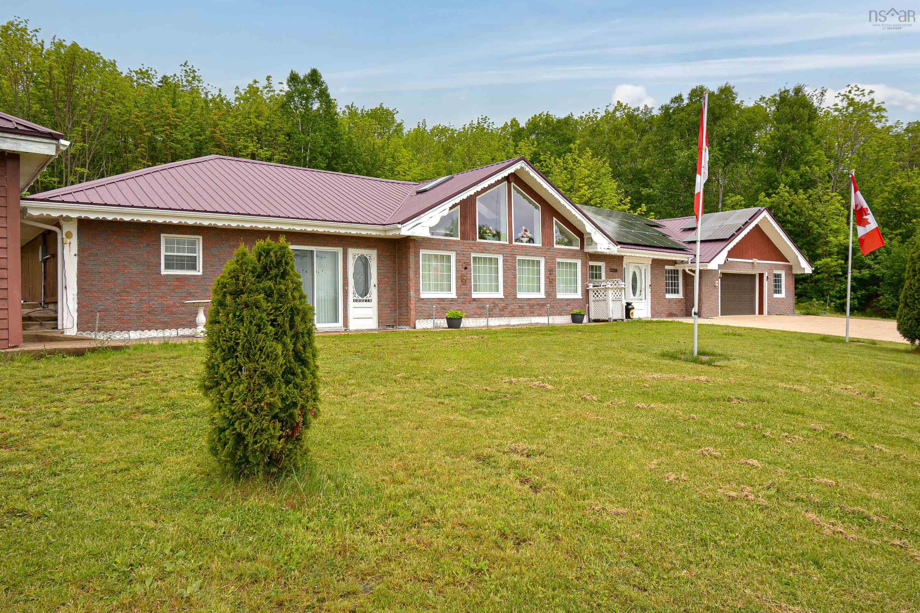 $449,000.00: 10383 105 Highway, Aberdeen