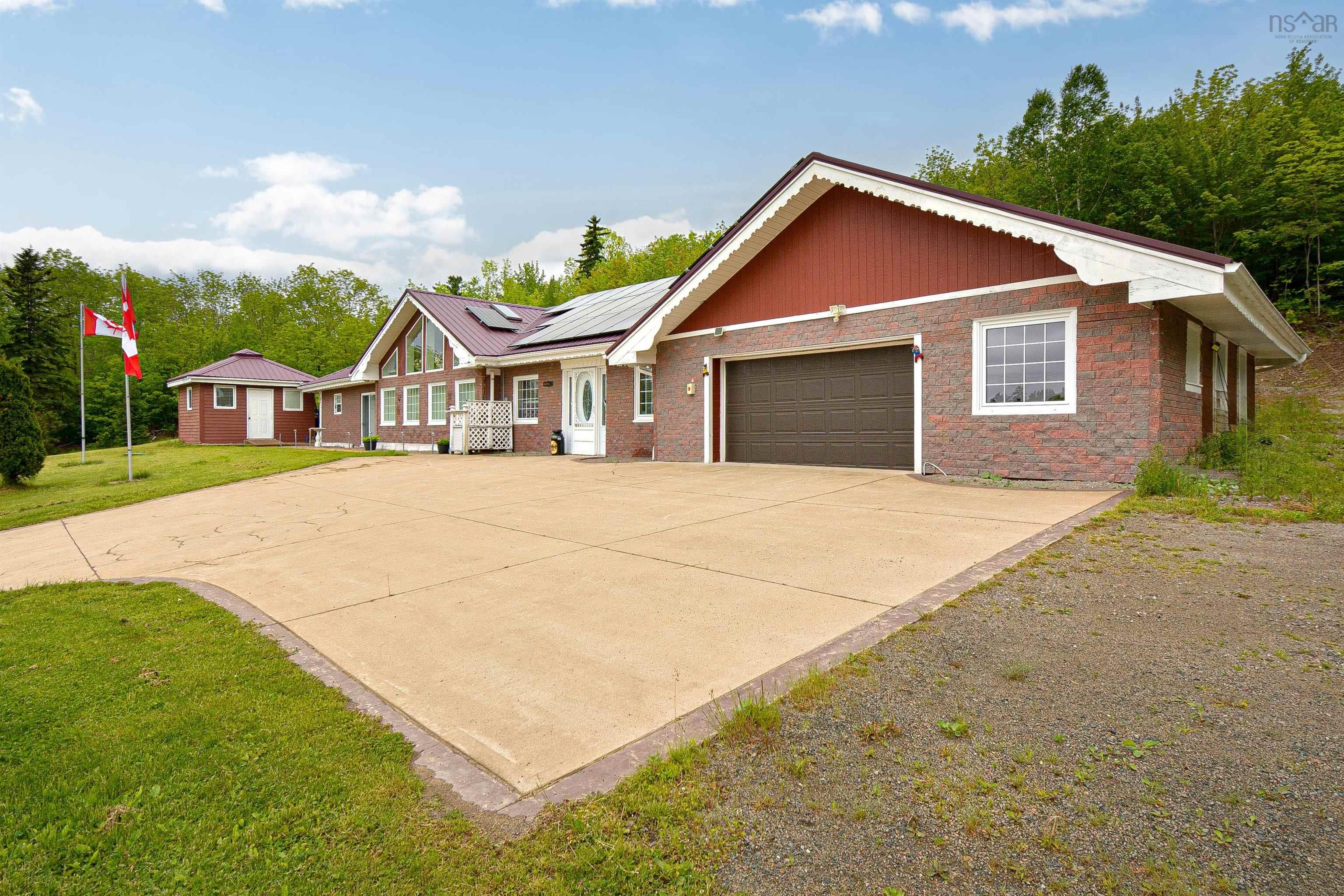 $449,000.00: 10383 105 Highway, Aberdeen