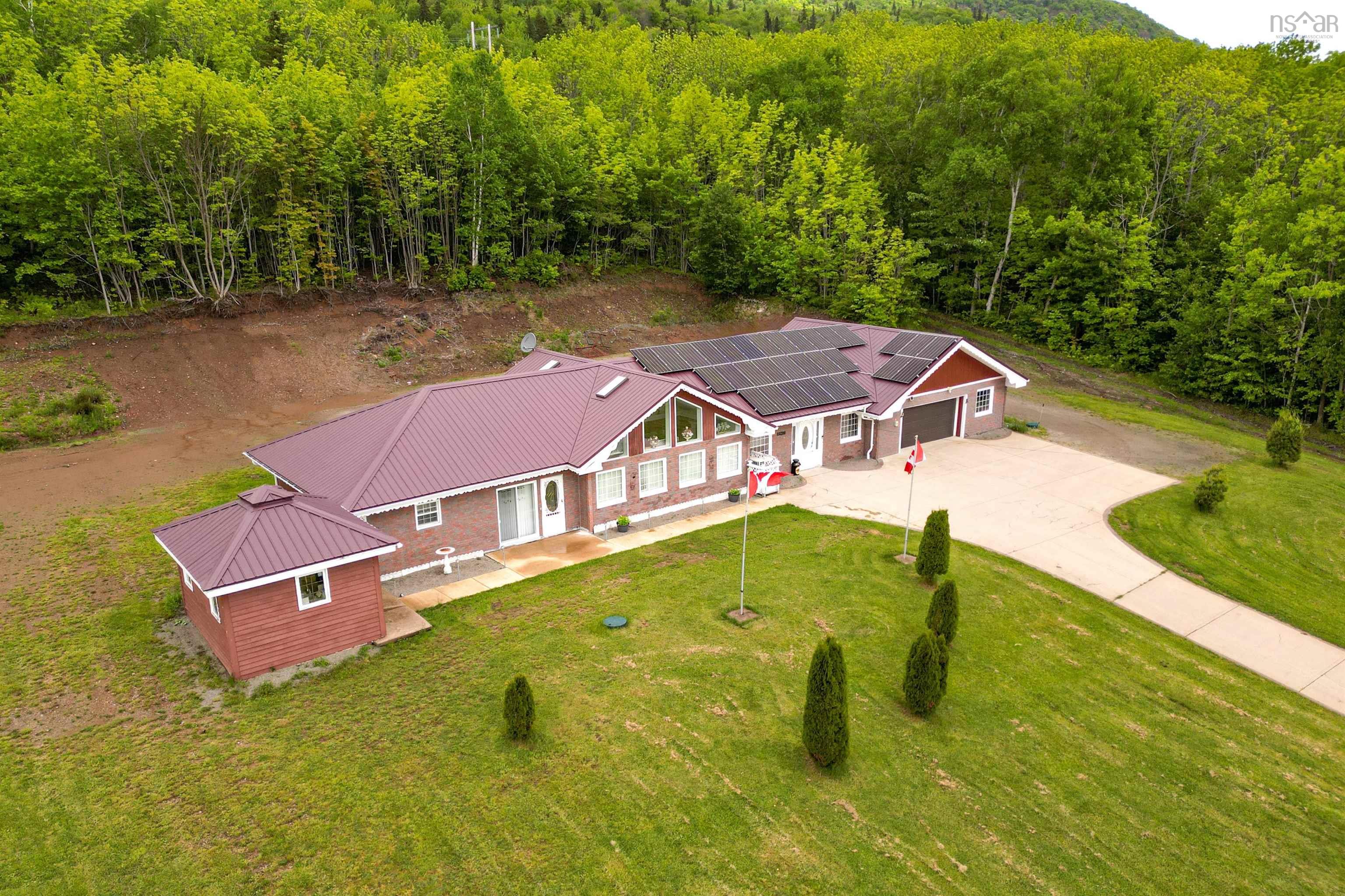 $449,000.00: 10383 105 Highway, Aberdeen