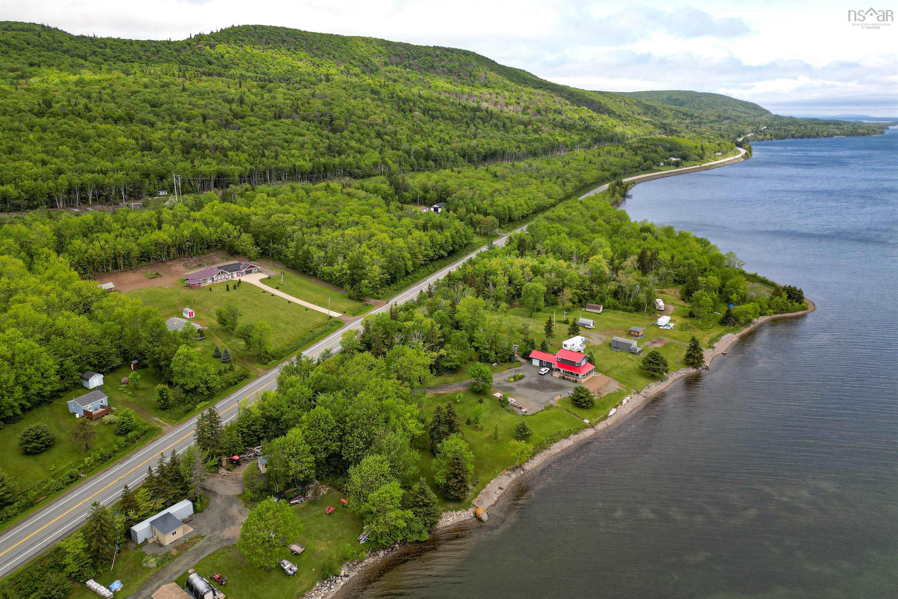 $449,000.00: 10383 105 Highway, Aberdeen