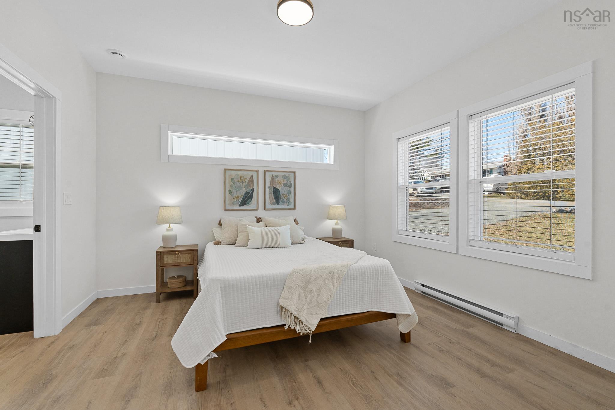 $529,900.00: 15 Chalet Crescent, Brooklyn