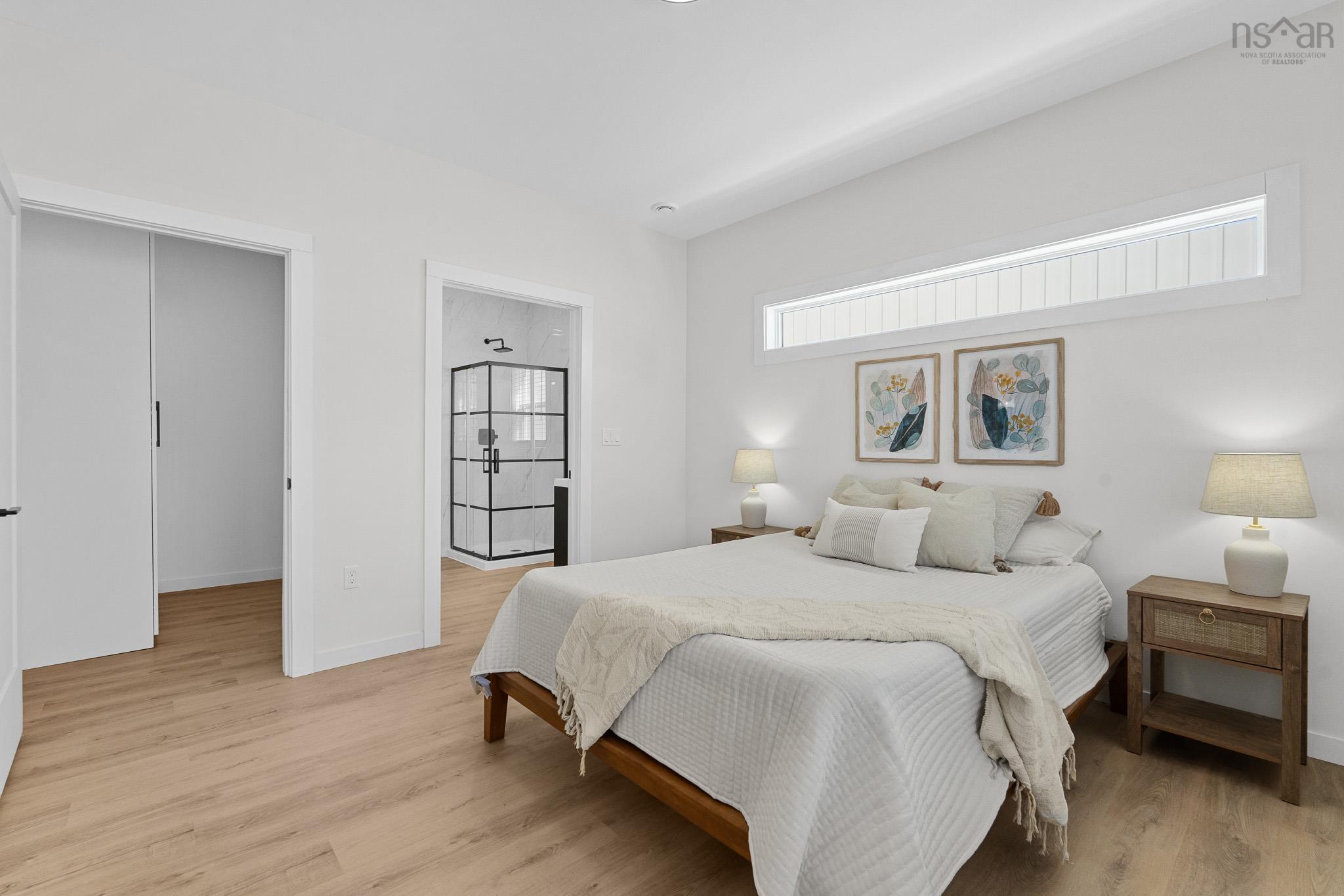 $529,900.00: 15 Chalet Crescent, Brooklyn