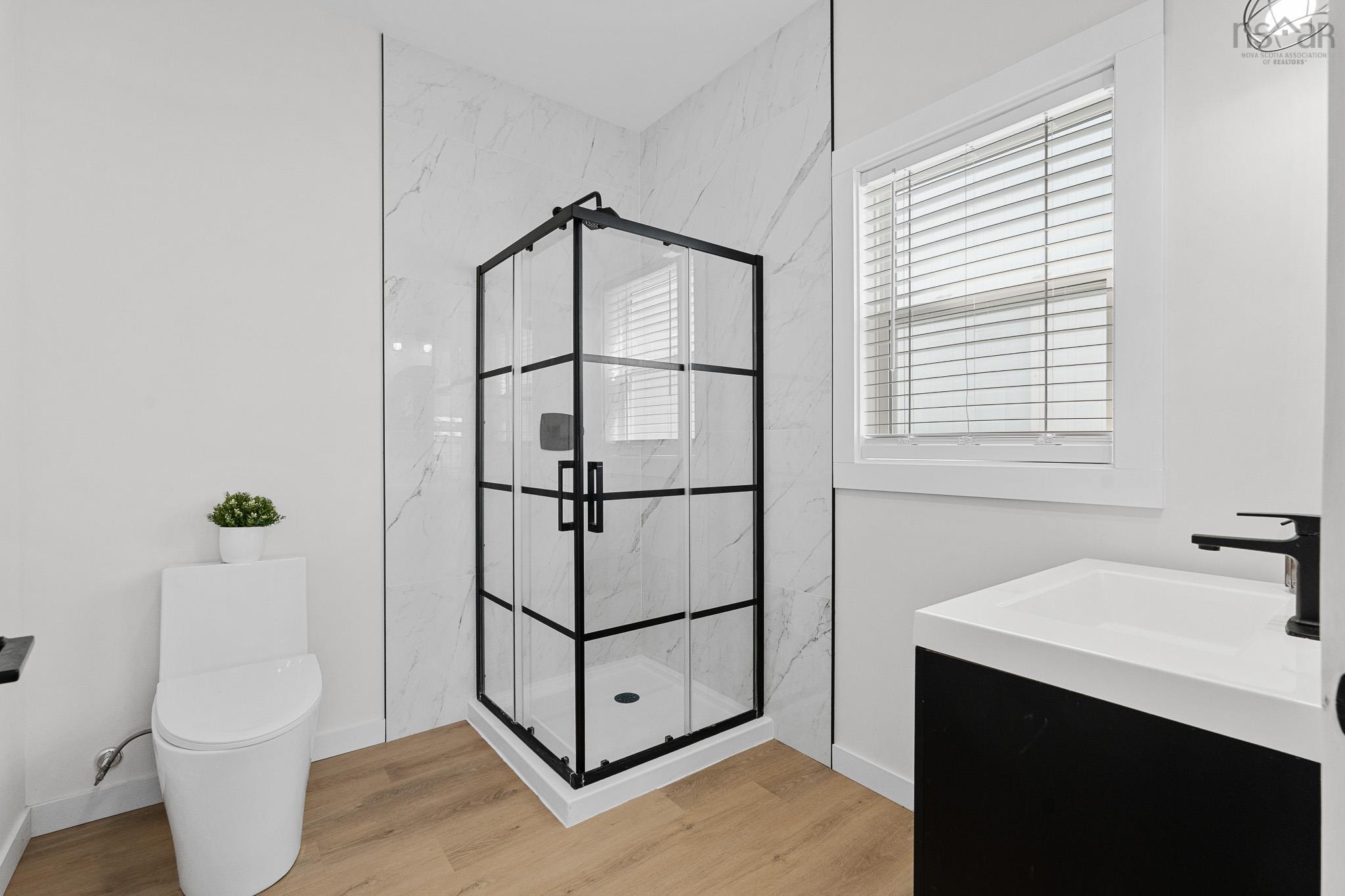 $529,900.00: 15 Chalet Crescent, Brooklyn