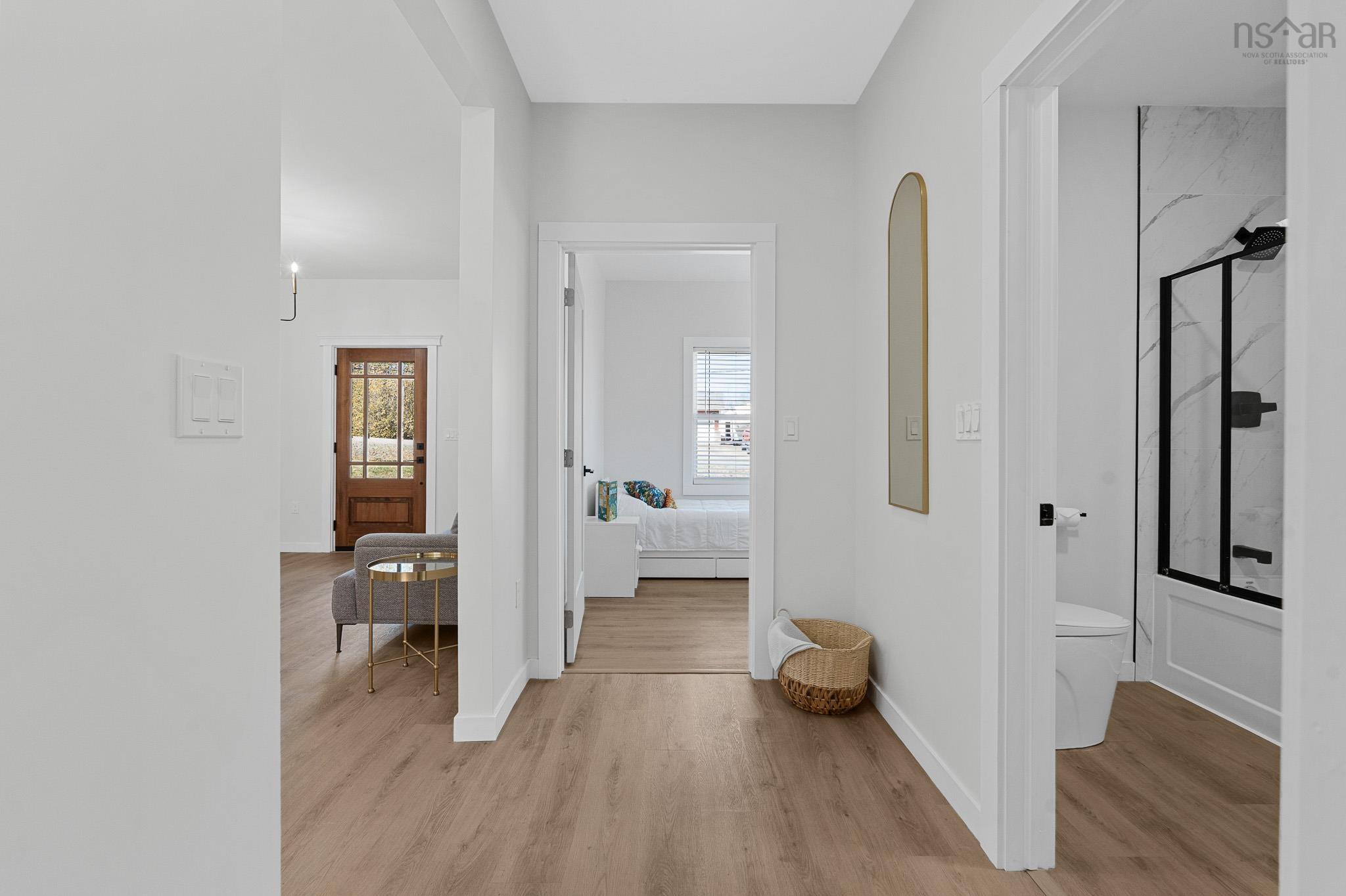 $529,900.00: 15 Chalet Crescent, Brooklyn