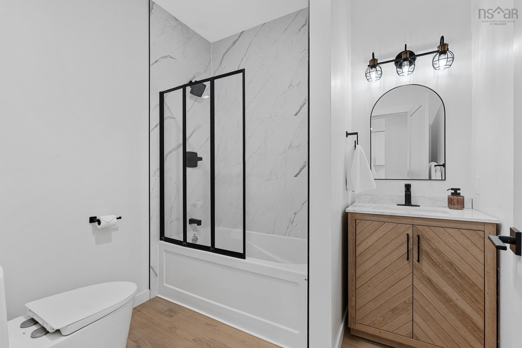 $529,900.00: 15 Chalet Crescent, Brooklyn