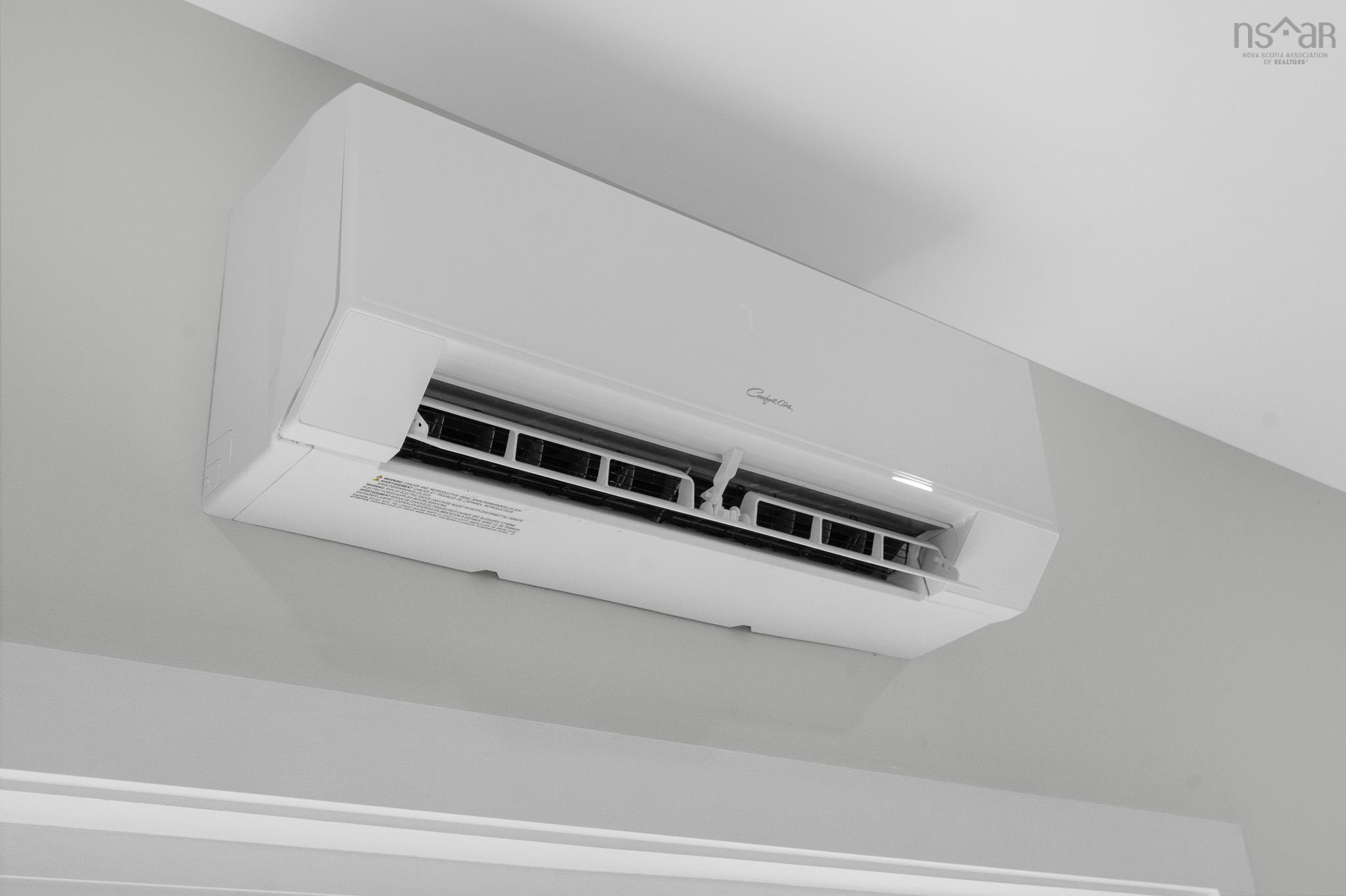 $529,900.00: 15 Chalet Crescent, Brooklyn