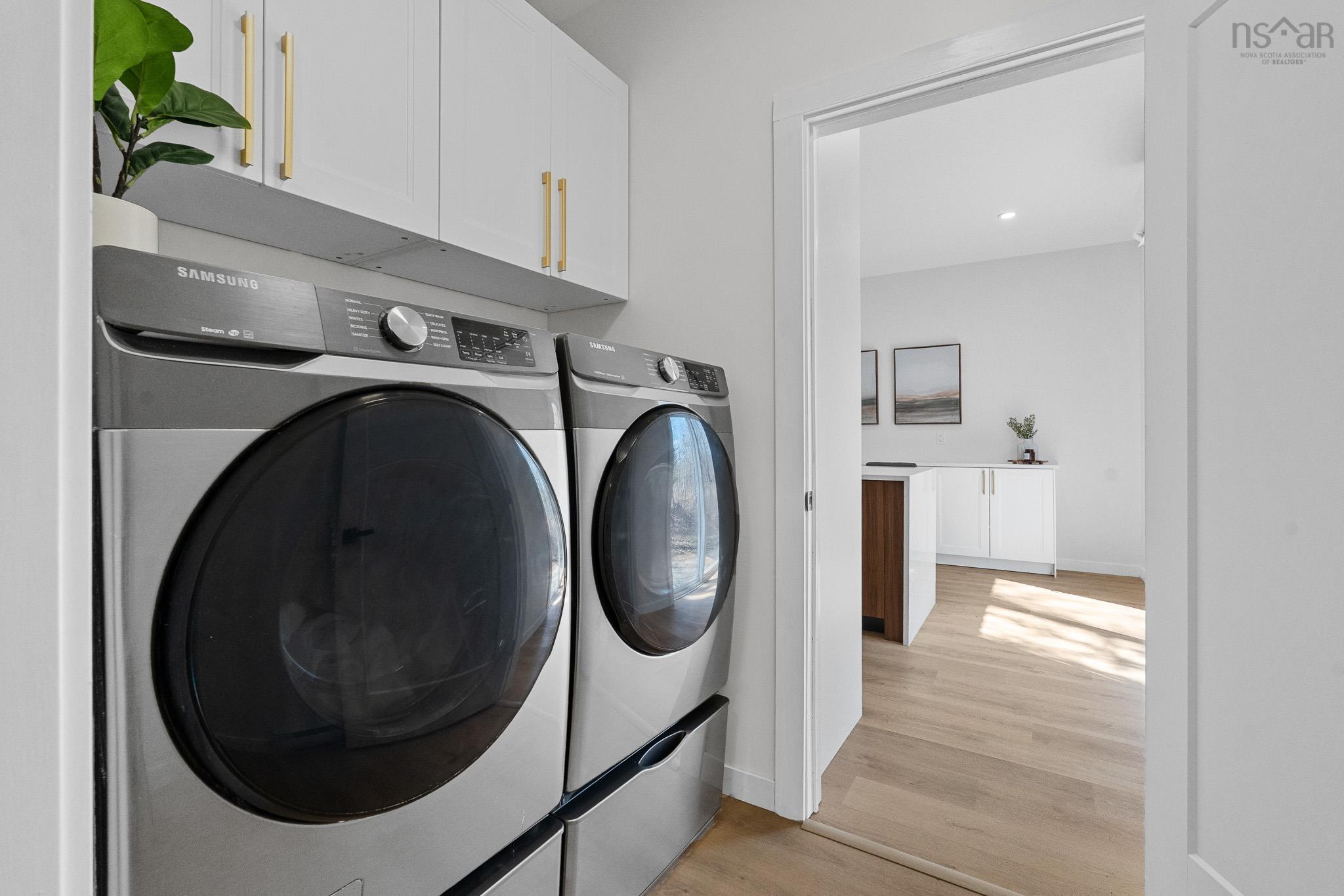 $529,900.00: 15 Chalet Crescent, Brooklyn