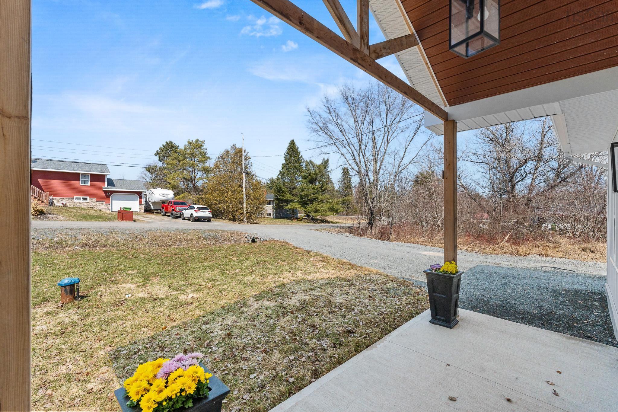 $529,900.00: 15 Chalet Crescent, Brooklyn