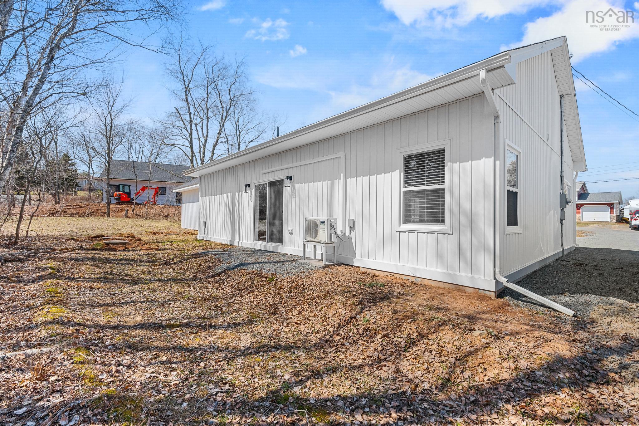 $529,900.00: 15 Chalet Crescent, Brooklyn