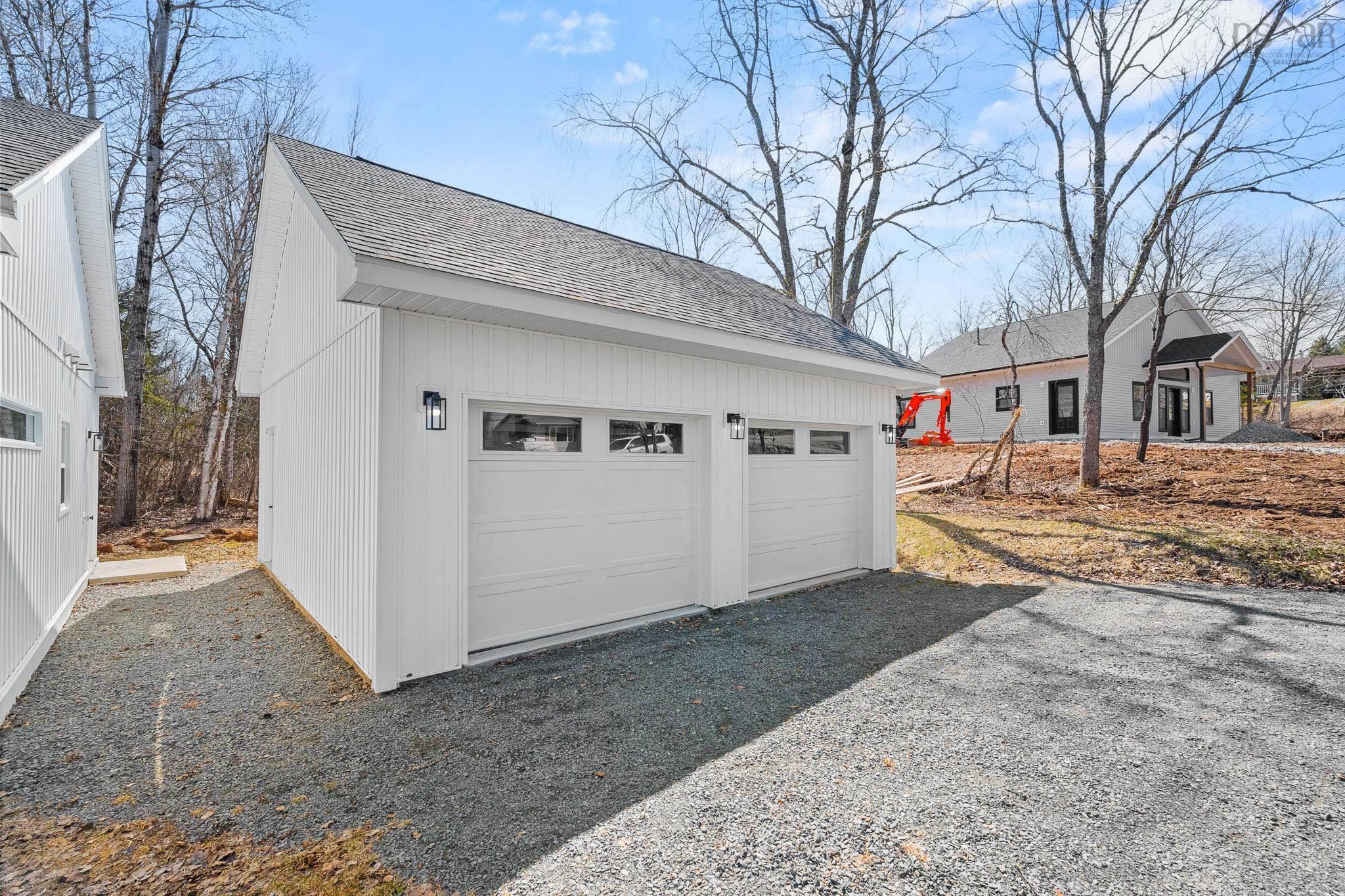 $529,900.00: 15 Chalet Crescent, Brooklyn