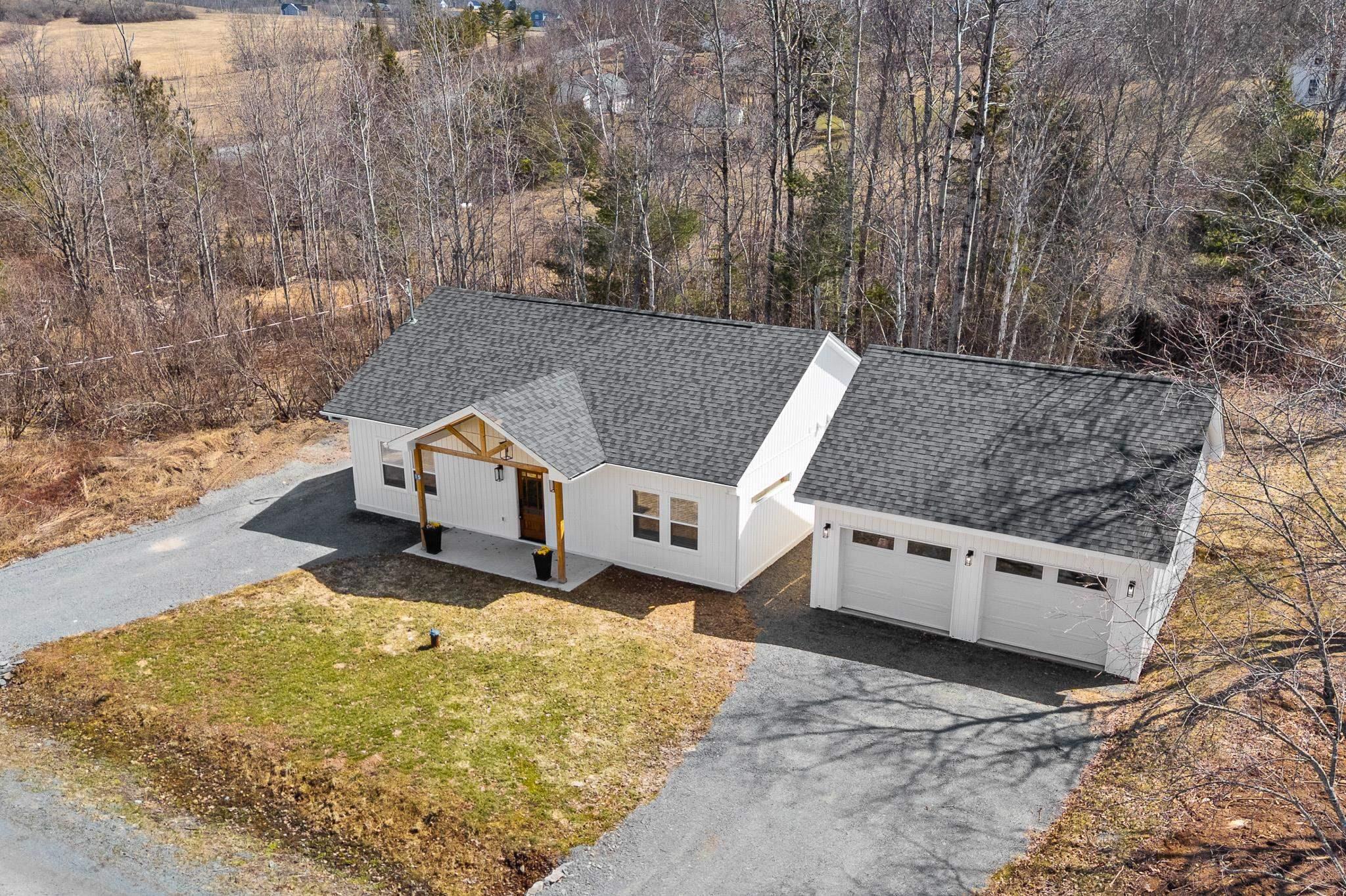 $529,900.00: 15 Chalet Crescent, Brooklyn