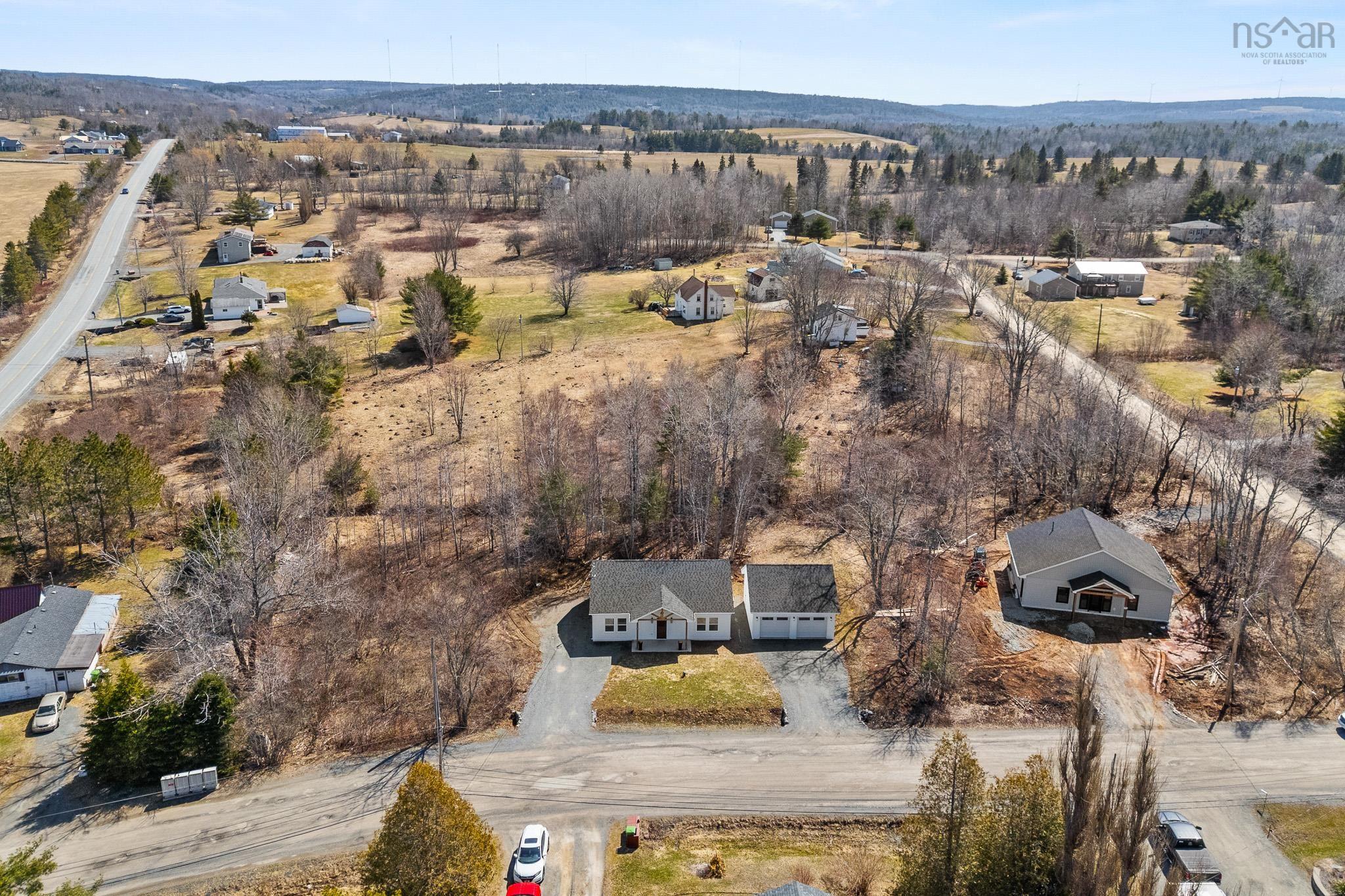 $529,900.00: 15 Chalet Crescent, Brooklyn