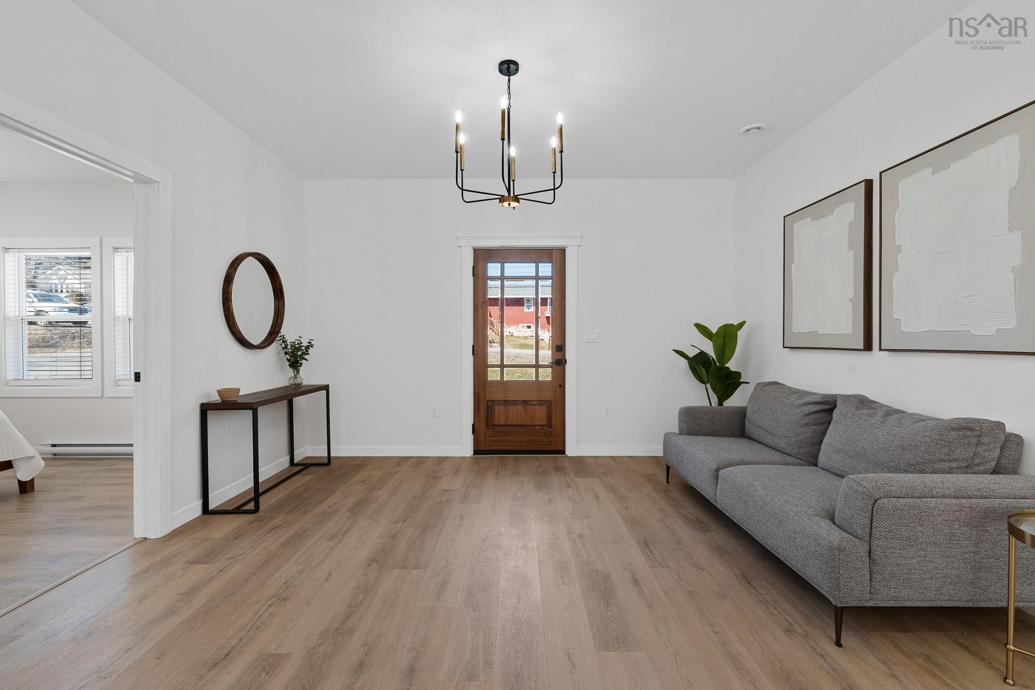 $529,900.00: 15 Chalet Crescent, Brooklyn