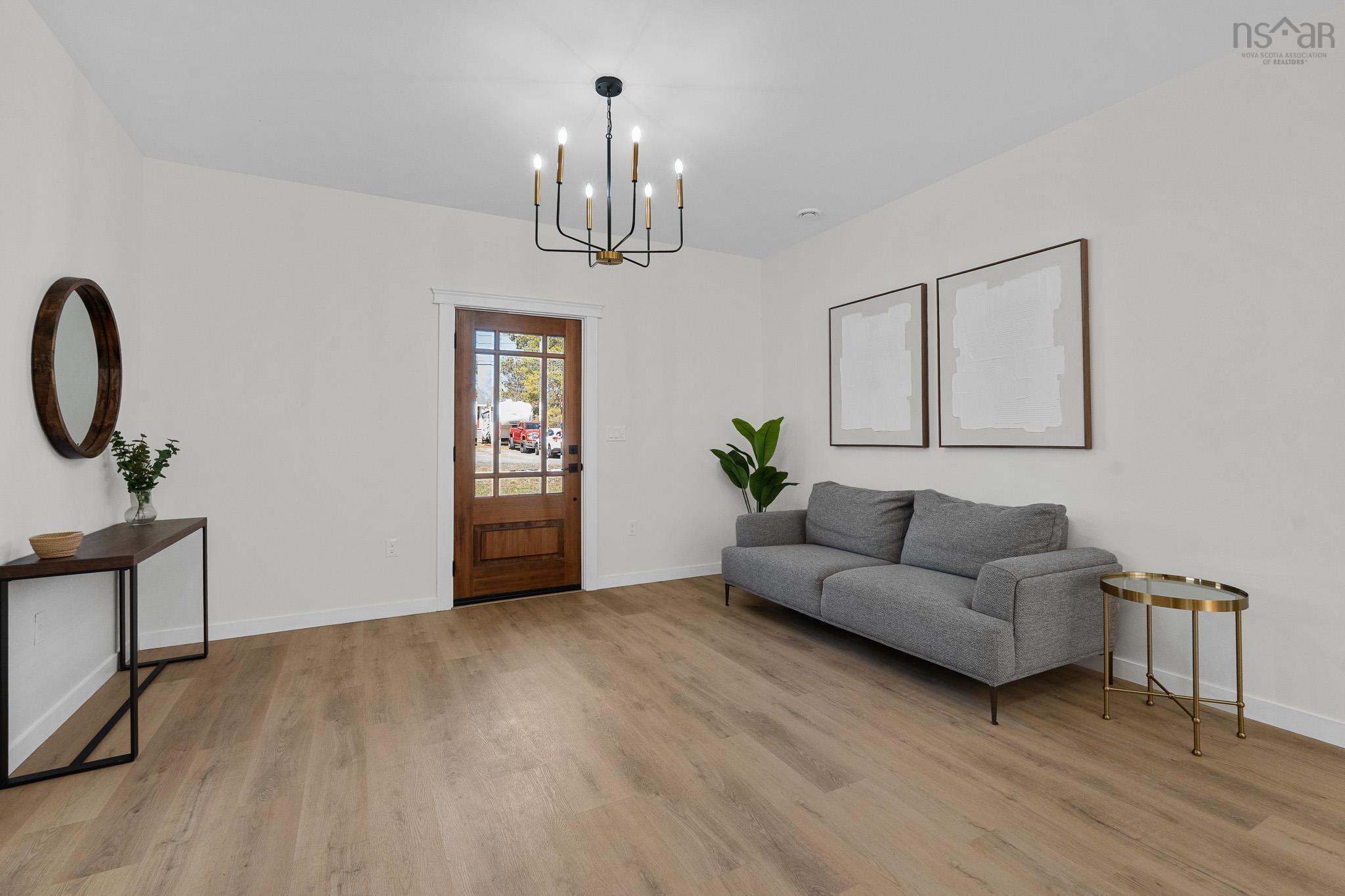 $529,900.00: 15 Chalet Crescent, Brooklyn