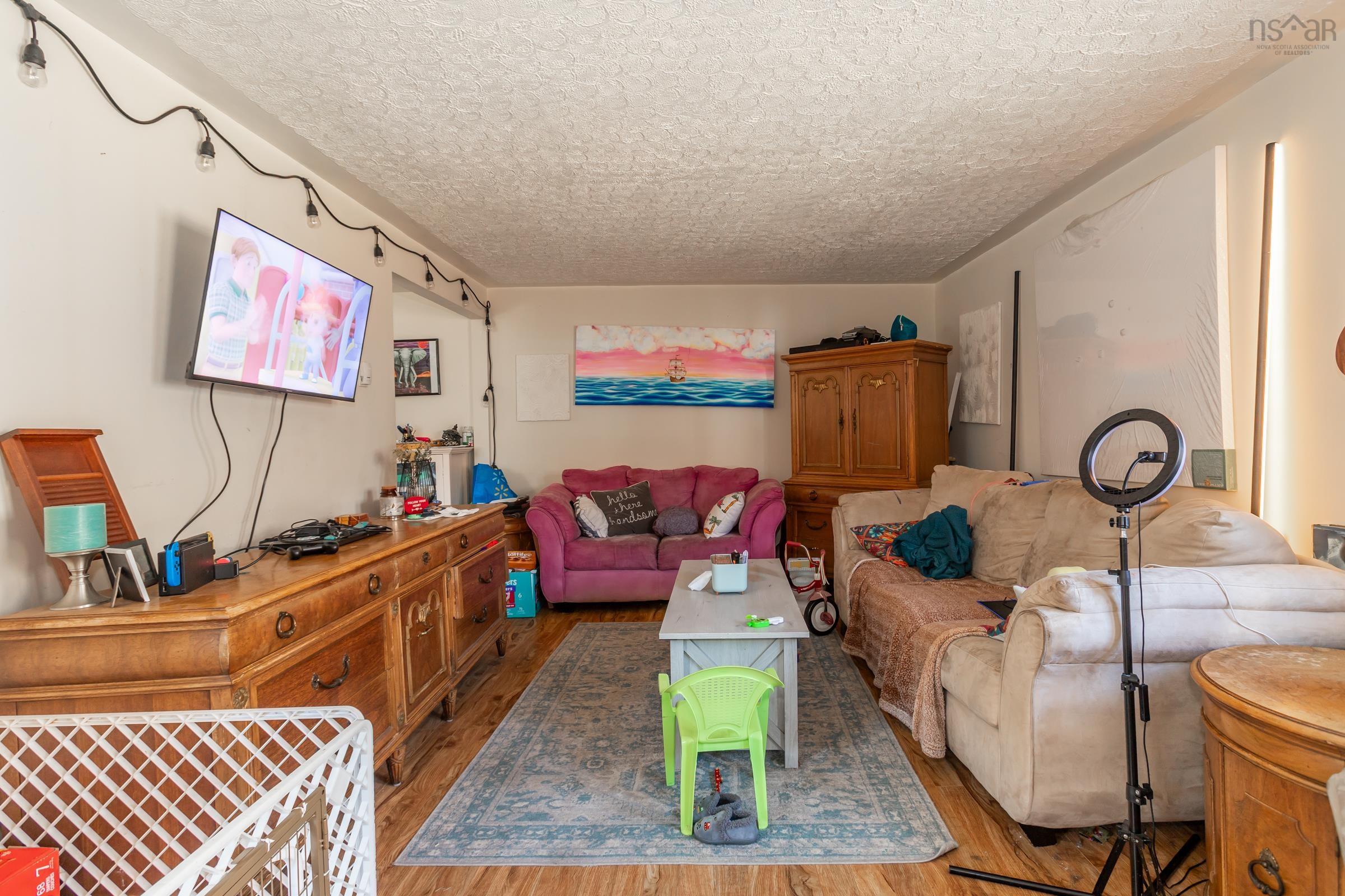 $409,900.00: 423 - 425 Canaan Avenue, Highbury