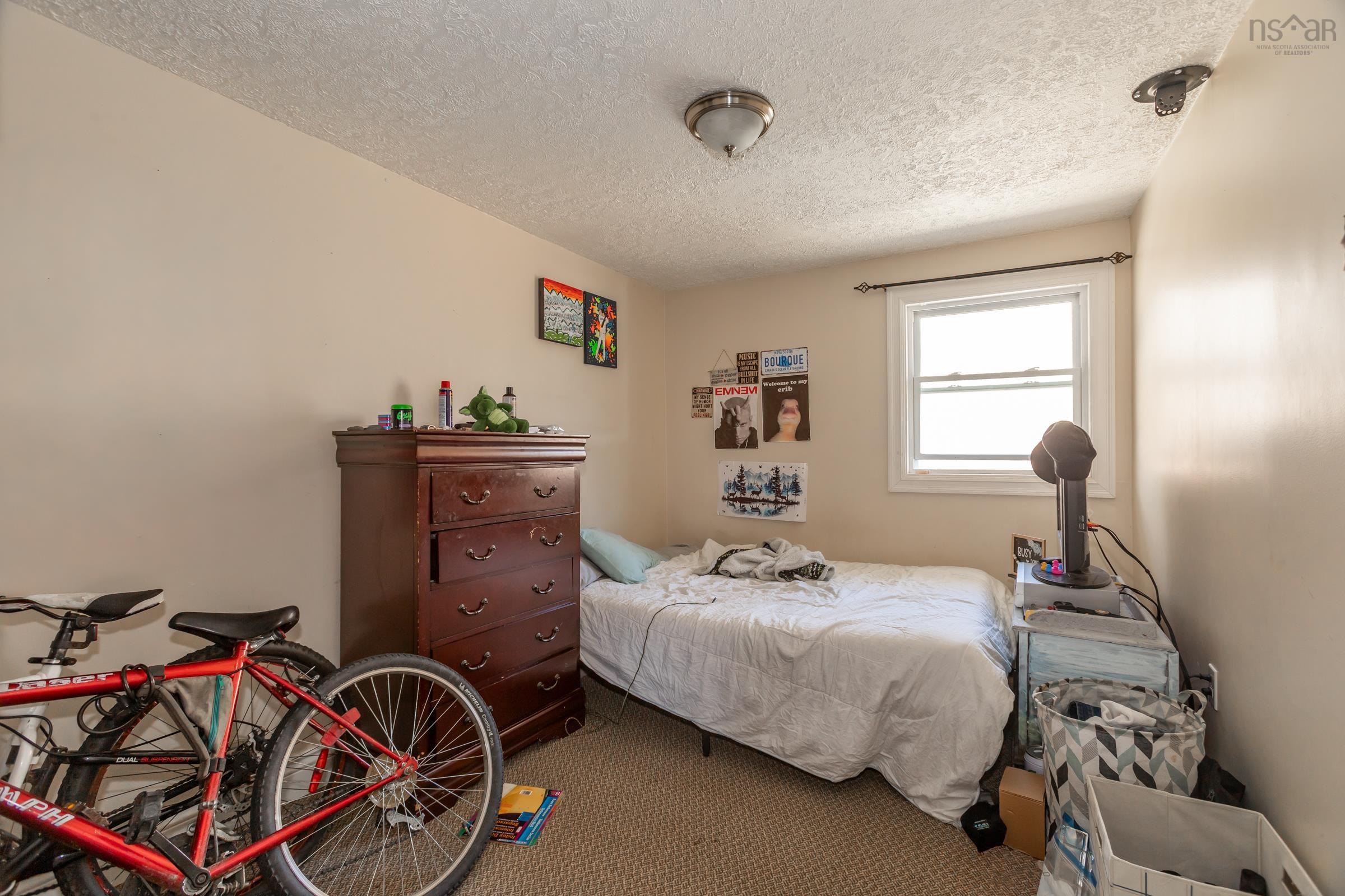 $409,900.00: 423 - 425 Canaan Avenue, Highbury